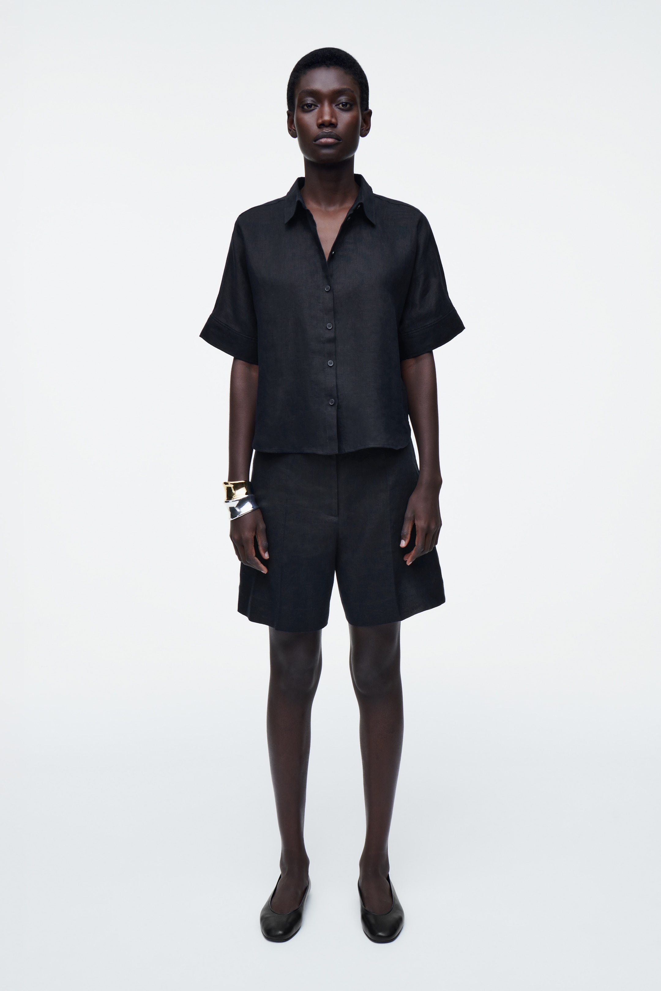 View larger image: BOXY SHORT-SLEEVED LINEN SHIRT - NAVY - Ladies | H&M GB 2
