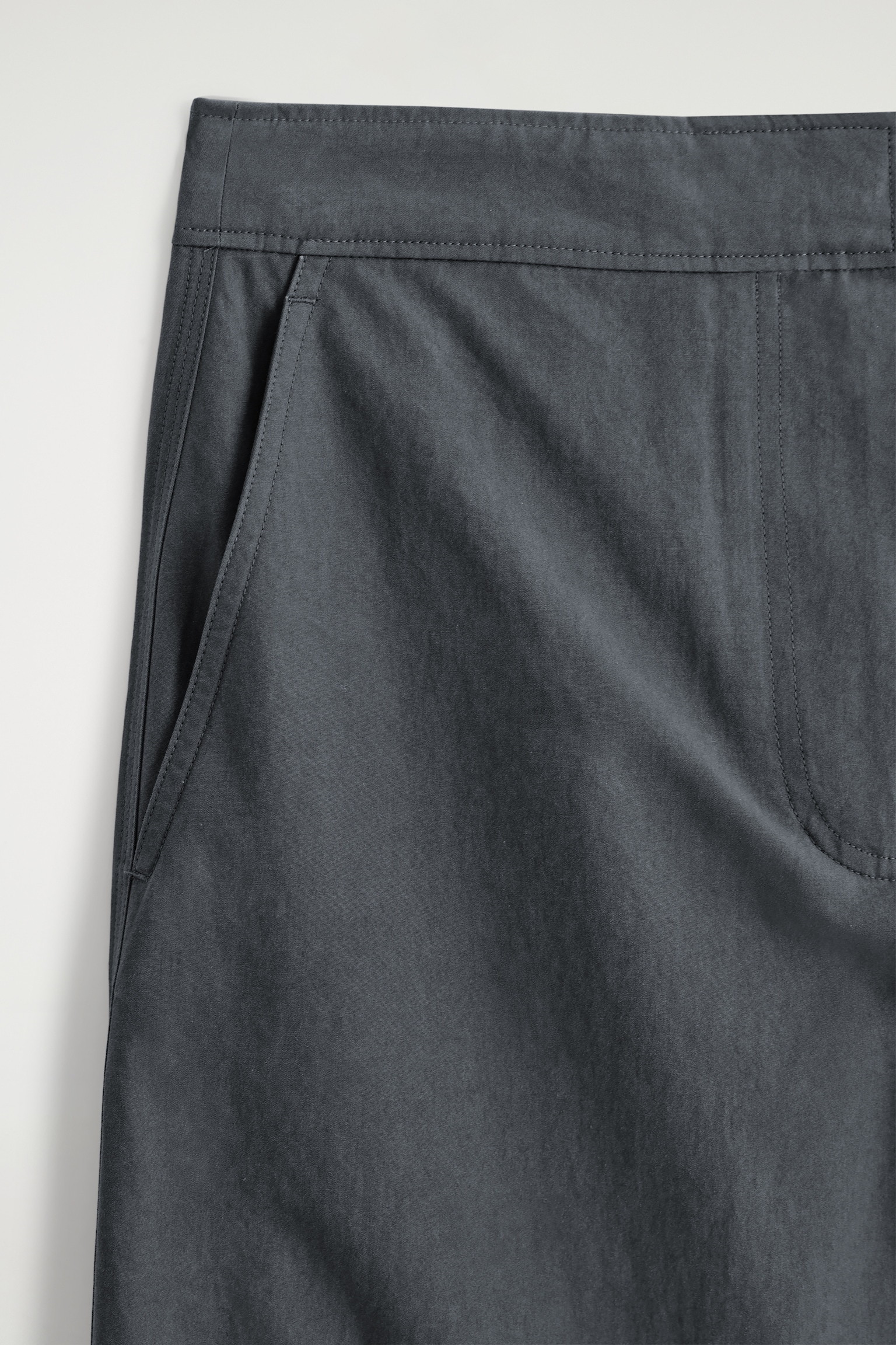 PANTALON BARREL EN COTON PIMA - GRIS FONCÉ/BLEU MARINE - 6