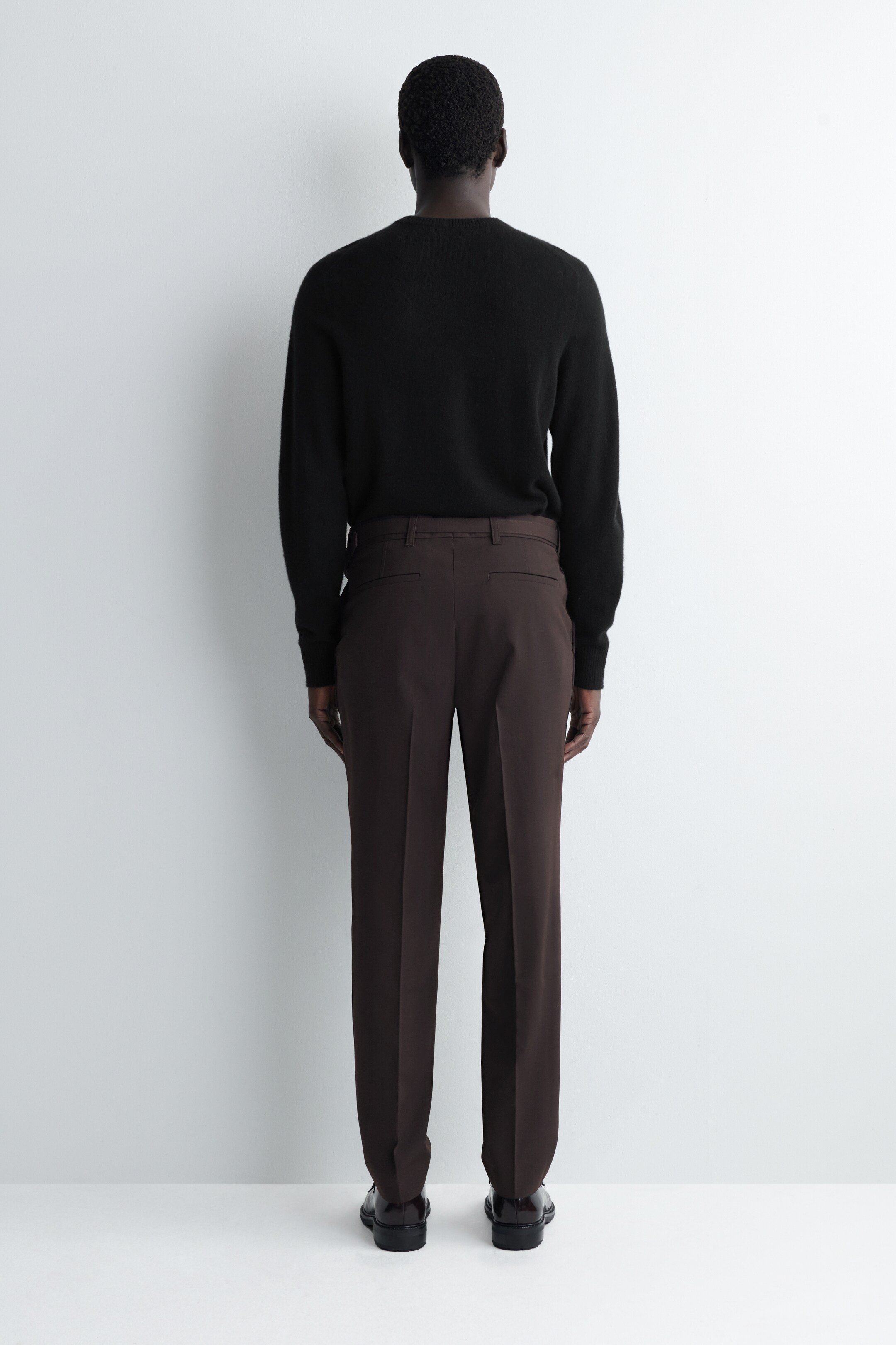 Ingrandisci l'immagine: BELTED WOOL-BLEND SLIM TROUSERS - DARK BROWN - UOMO | H&M CH 5