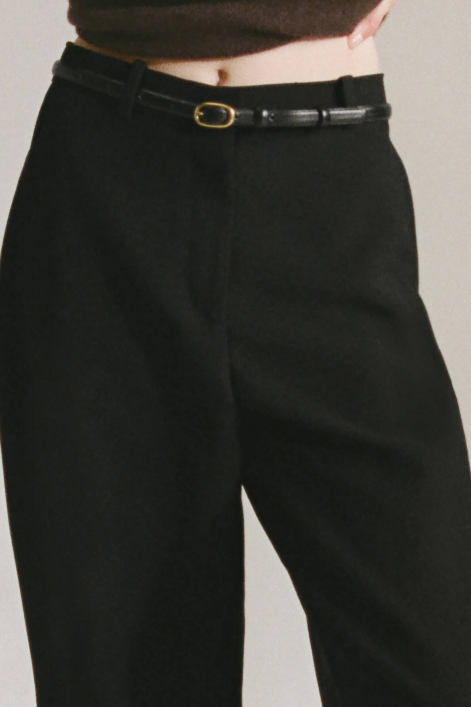 SCHMALER LEDERGÜRTEL MIT OVALER SCHNALLE - SCHWARZ - 7