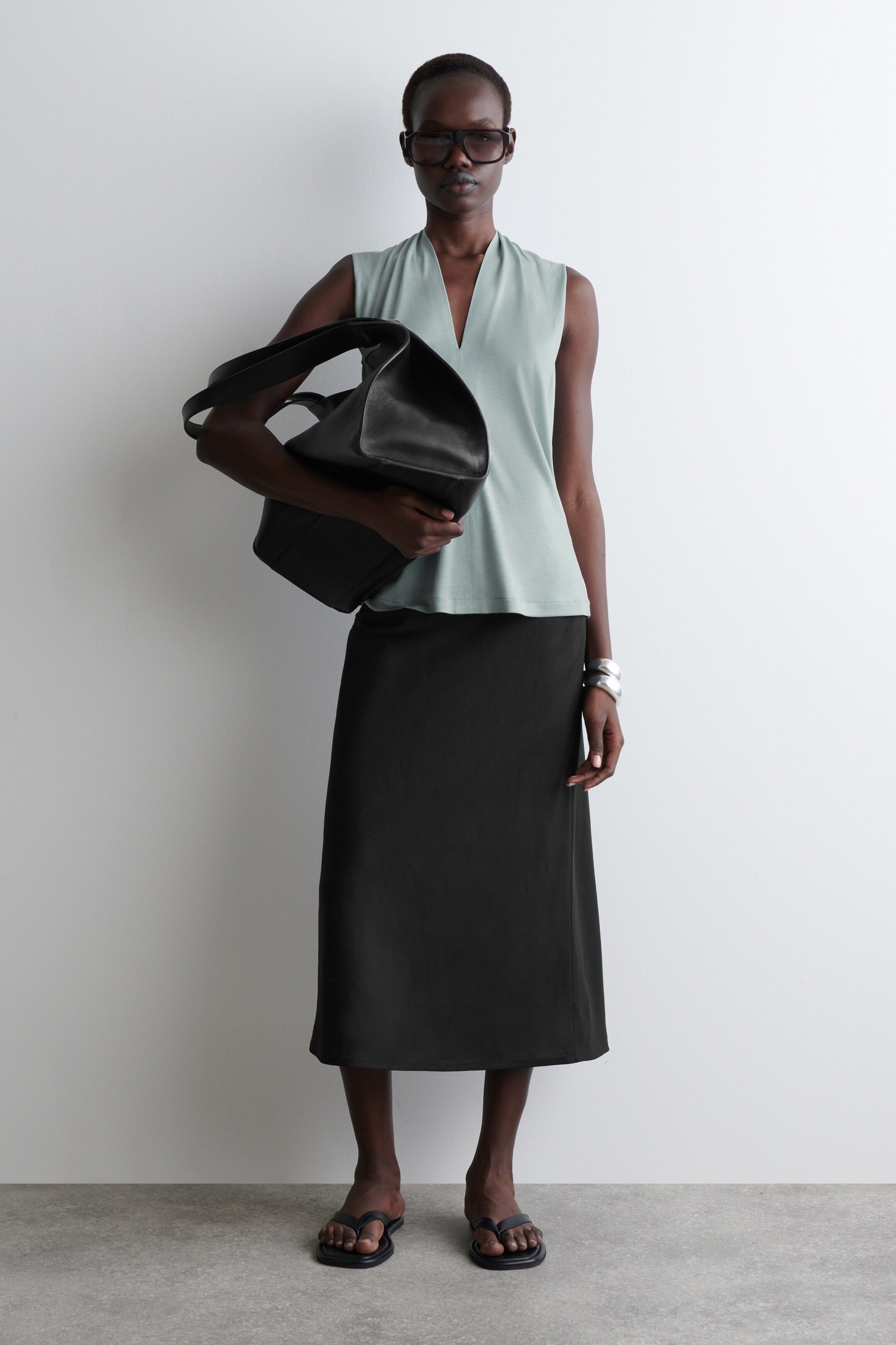Visualizza immagine più grande: TOP CON SCOLLO A V DRAPPEGGIATO - AZZURRO - DONNA | H&M IT 2