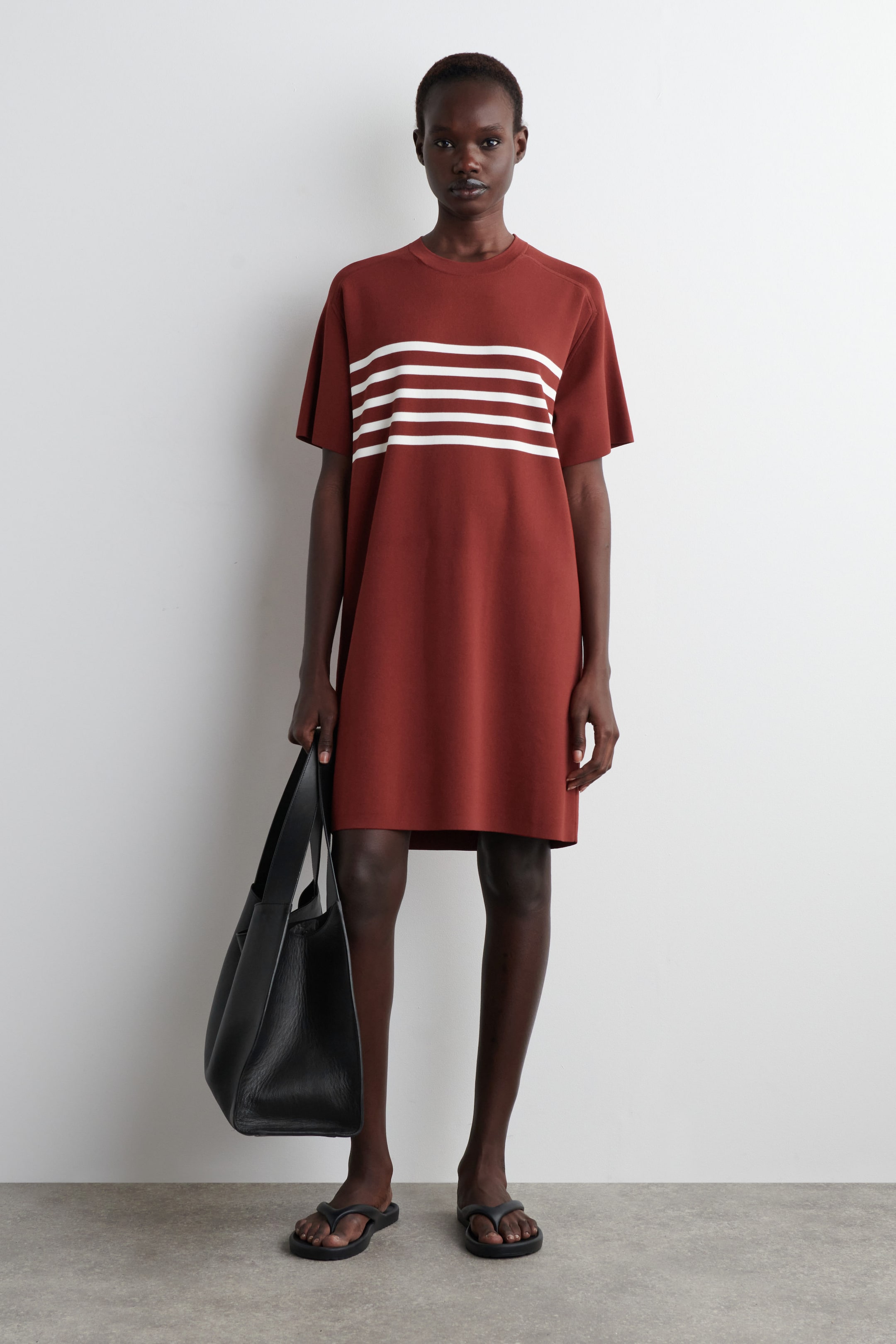 KNITTED T-SHIRT DRESS