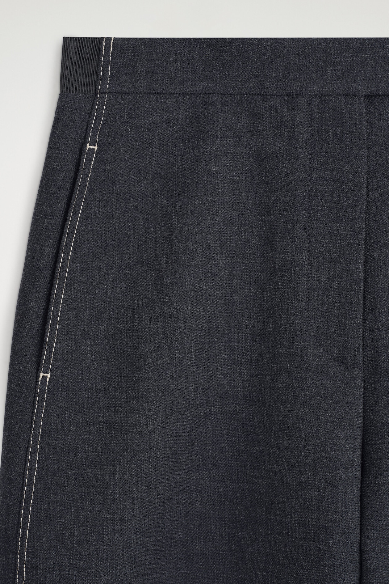 TOPSTITCHED BARREL-LEG PANTS — CHARCOAL