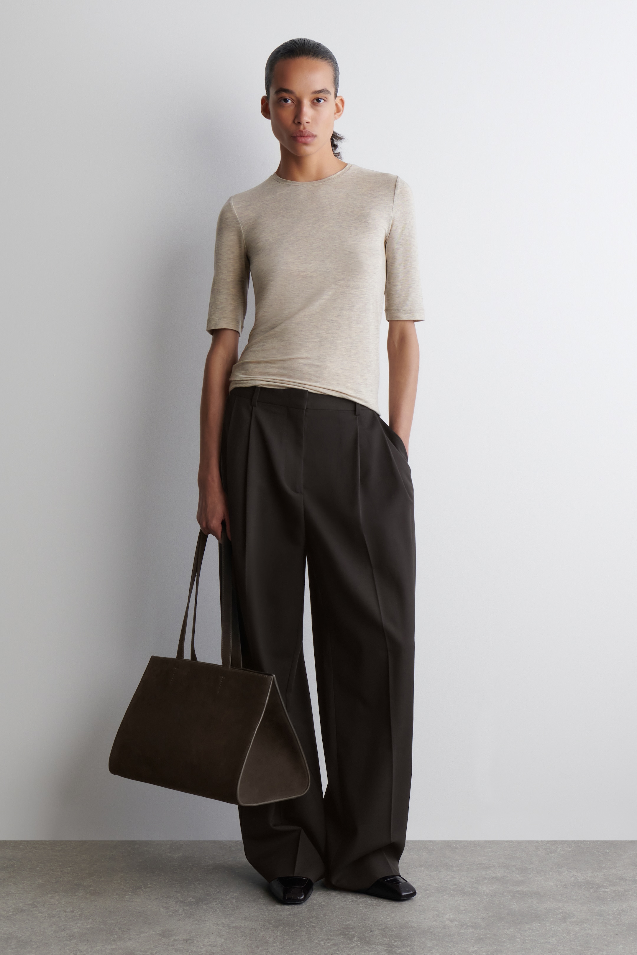 Grösseres Bild ansehen: LEICHTES, SCHMAL GESCHNITTENES T-SHIRT - HELLBEIGE MELIERT - DAMEN | H&M CH 2