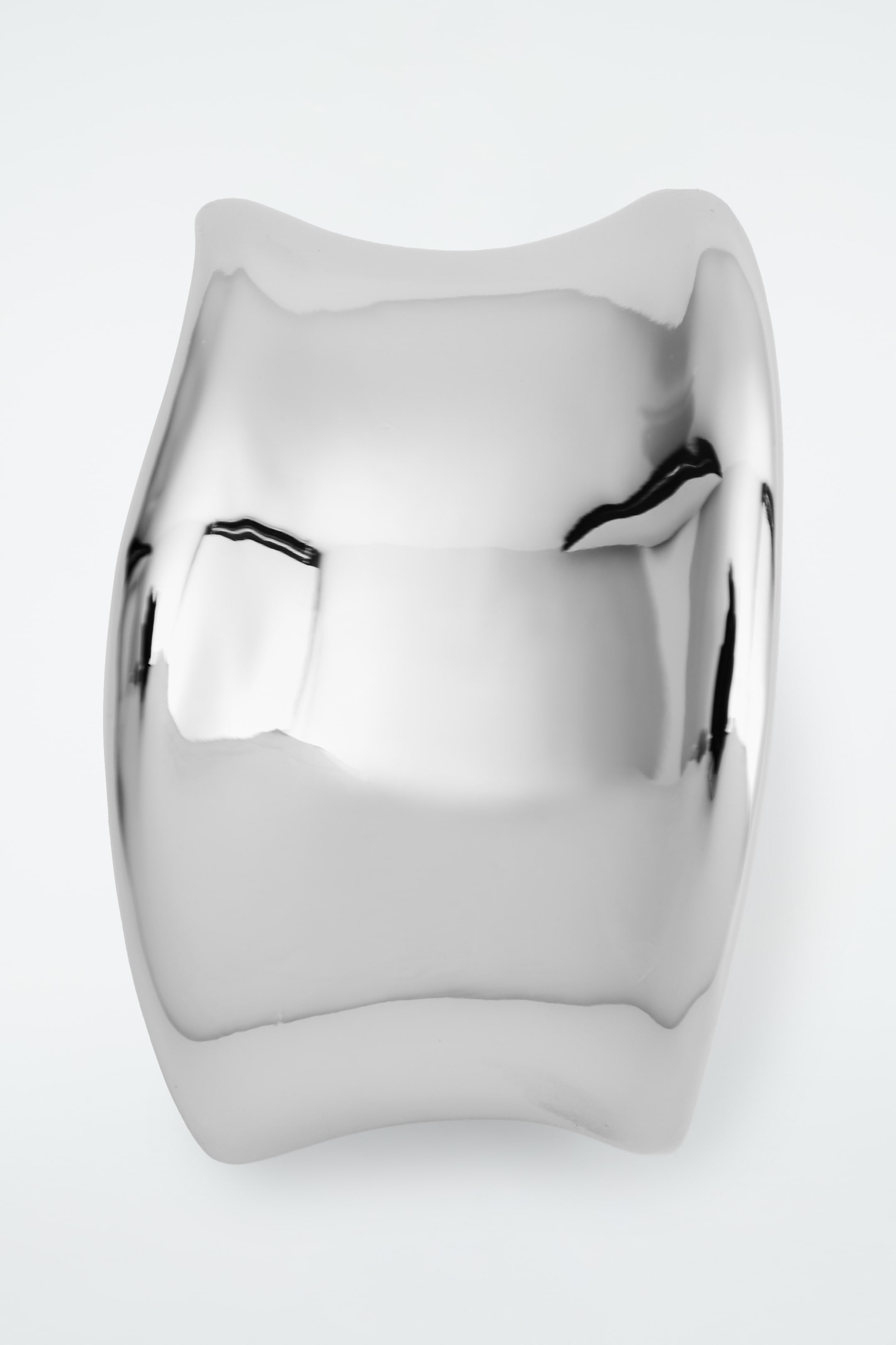 Größeres Bild ansehen: SKULPTURALE ARMSPANGE - SILBER - Ladies | H&M DE 2