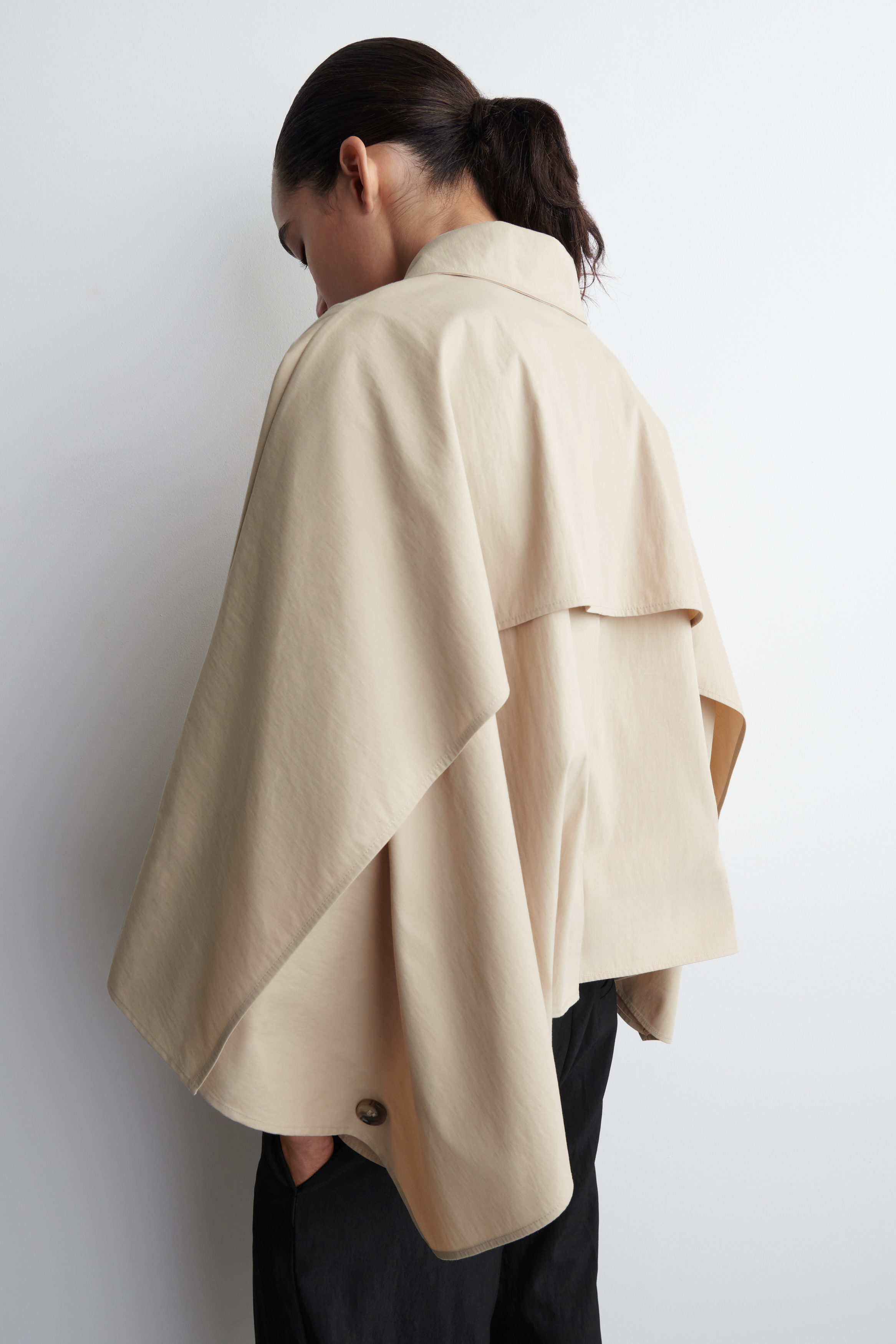 COS クロップド　トレンチコートケープ OVERSIZED CROPPED TRENCH COAT CAPE オーバーサイズ クロップド