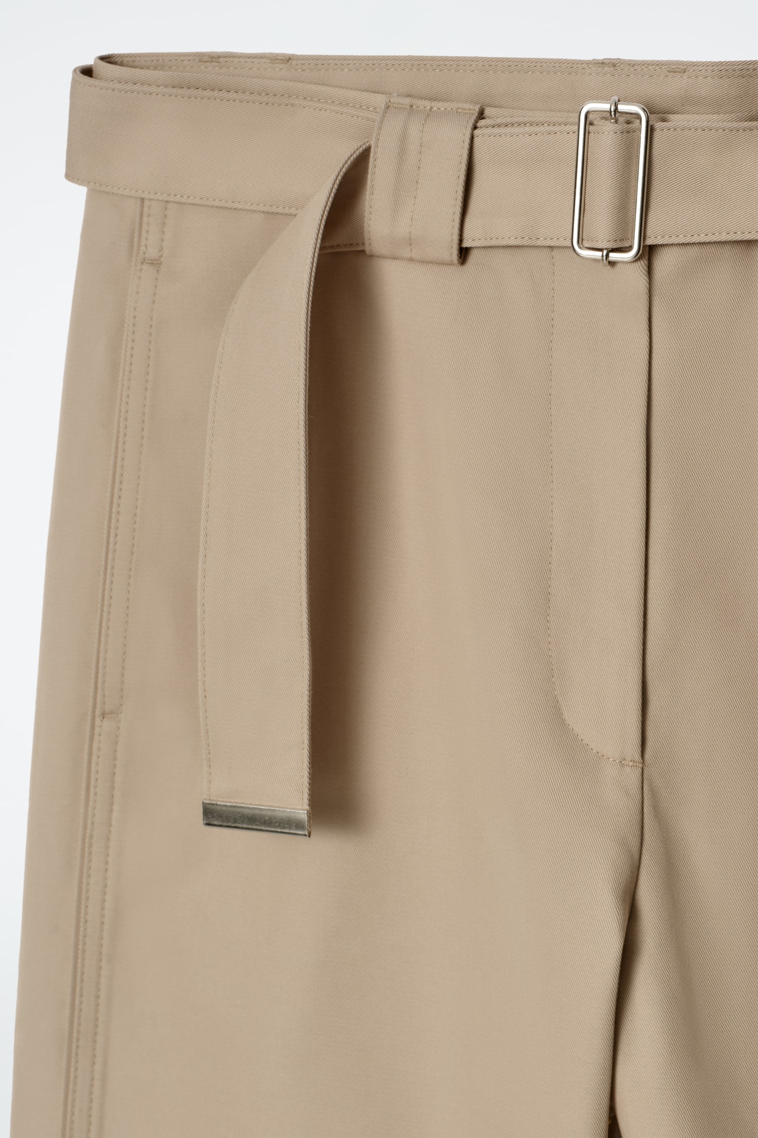 PANTALONES SLIM FIT CON CINTURÓN - BEIGE CLARO - 7