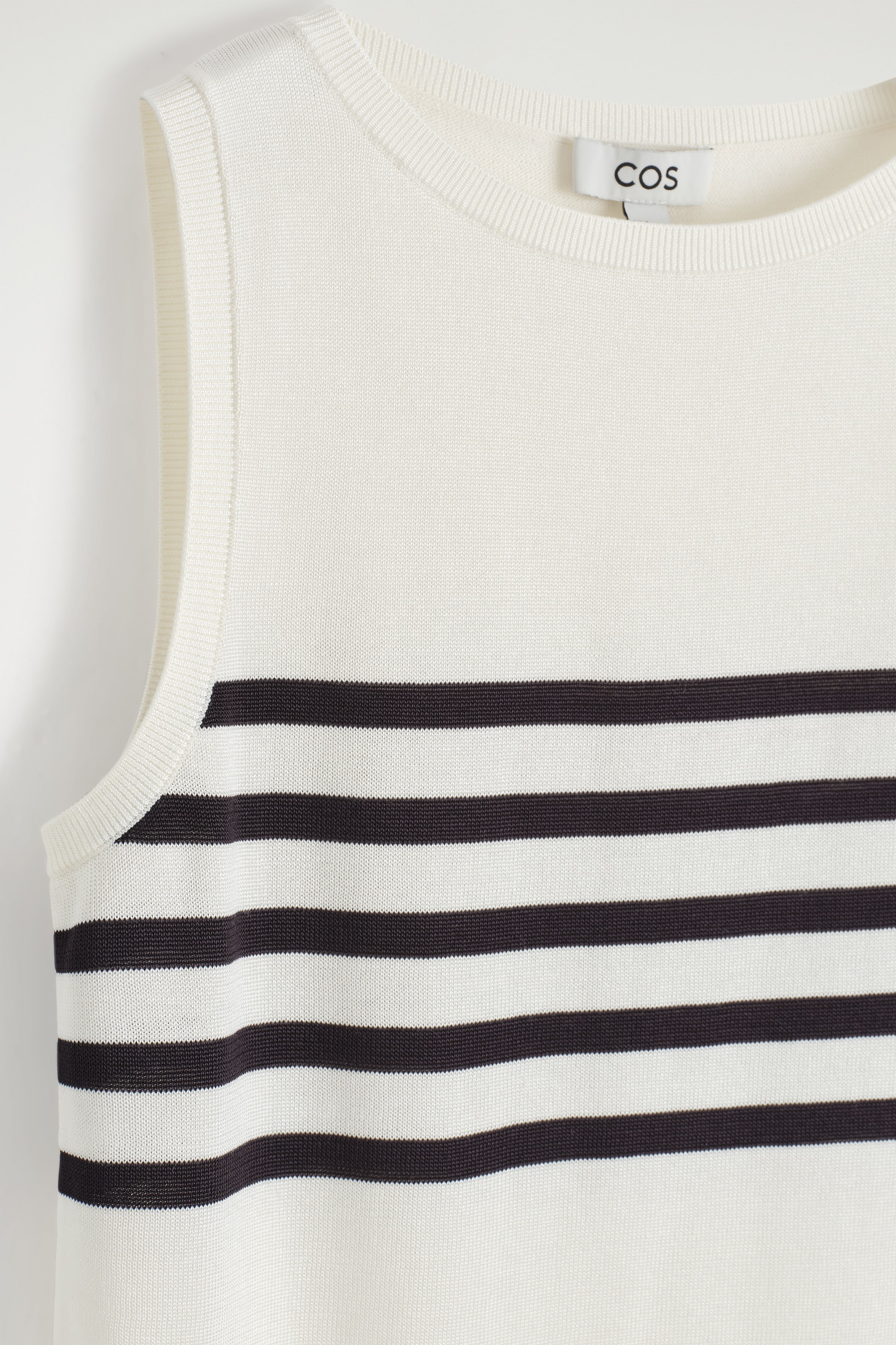 Se større billede: STRIKKET TANKTOP MED STRIBER - HVID / SORT / STRIBET - DAME | H&M DK 6