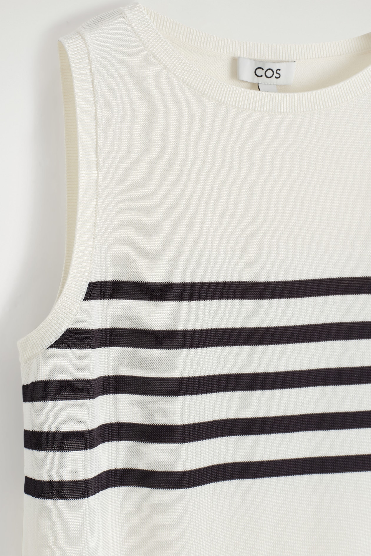 STRIPED KNITTED TANK TOP — WHITE / BLACK / STRIPED