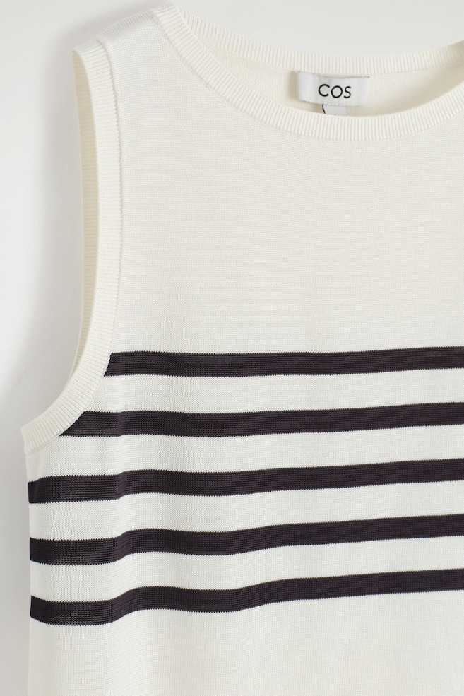 STRIPED KNITTED TANK TOP — WHITE / BLACK / STRIPED