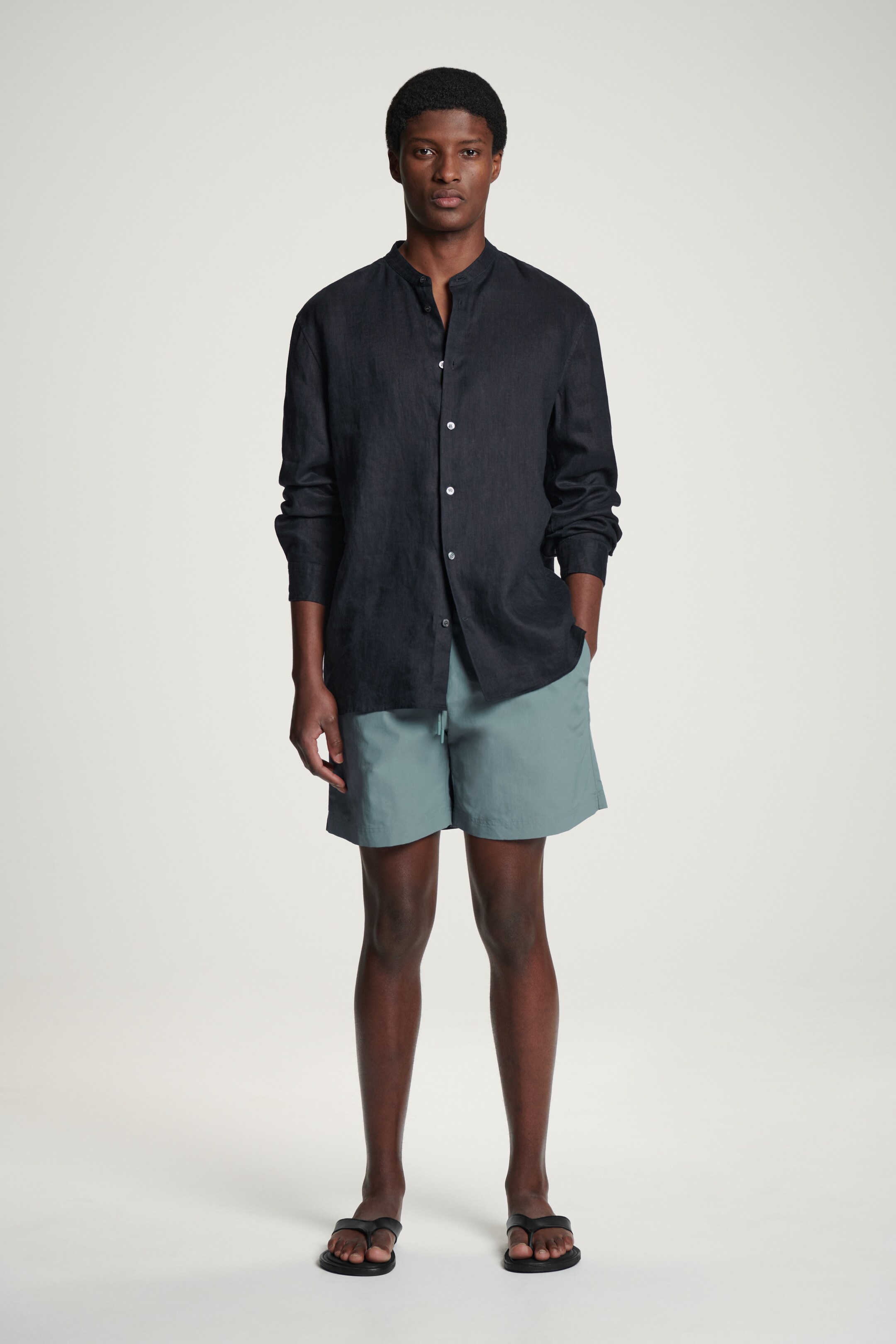 Zobrazit větší obrázek: PLAVKOVÉ ŠORTKY Z NYLONU SE ŠŇŮRKOU - ŠEDÁ - MUŽI | H&M CZ 1