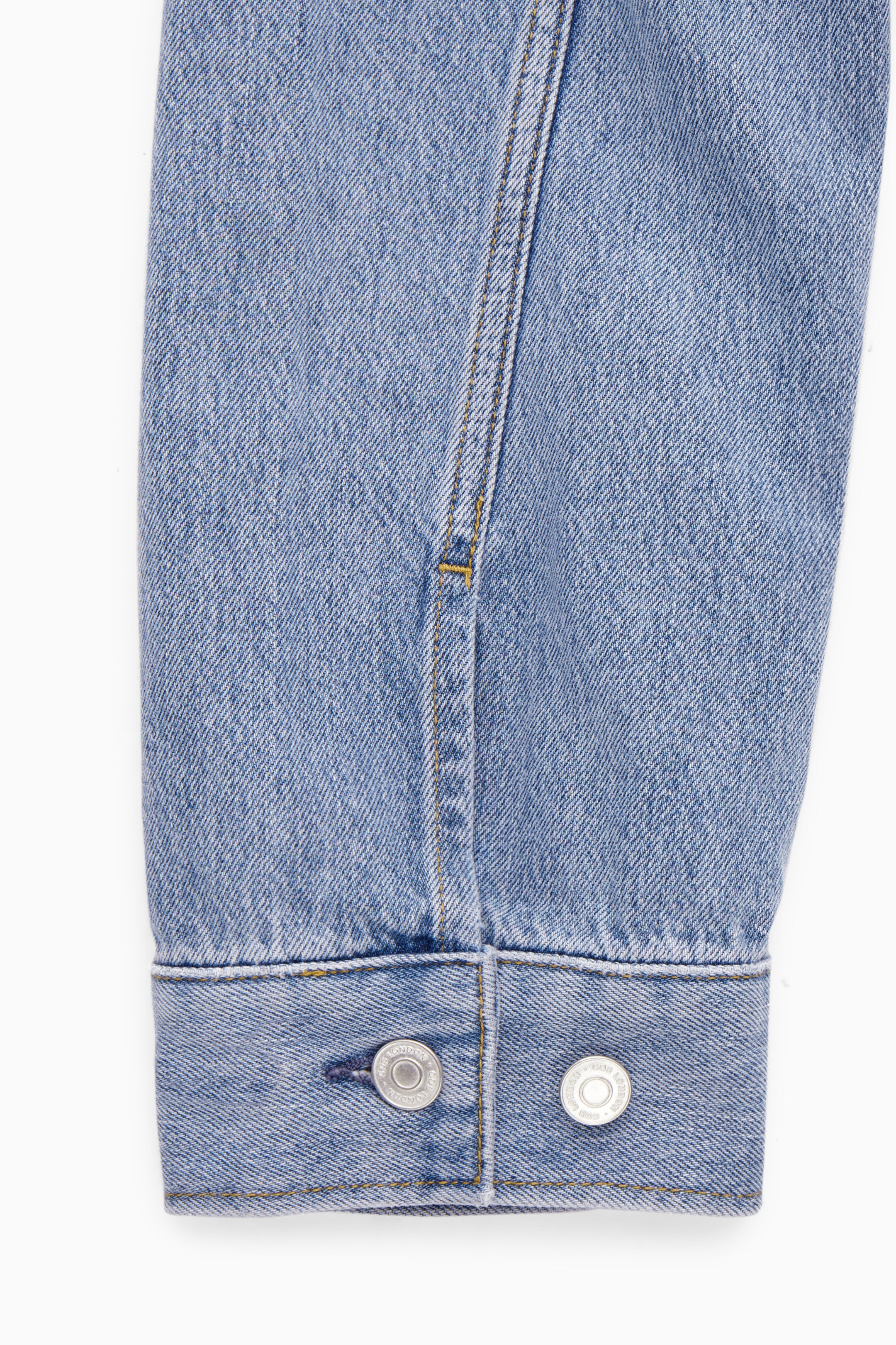 Agrandir l'image: SURCHEMISE COURTE OVERSIZE DENIM - BLEU CIEL - FEMME | H&M CH 4
