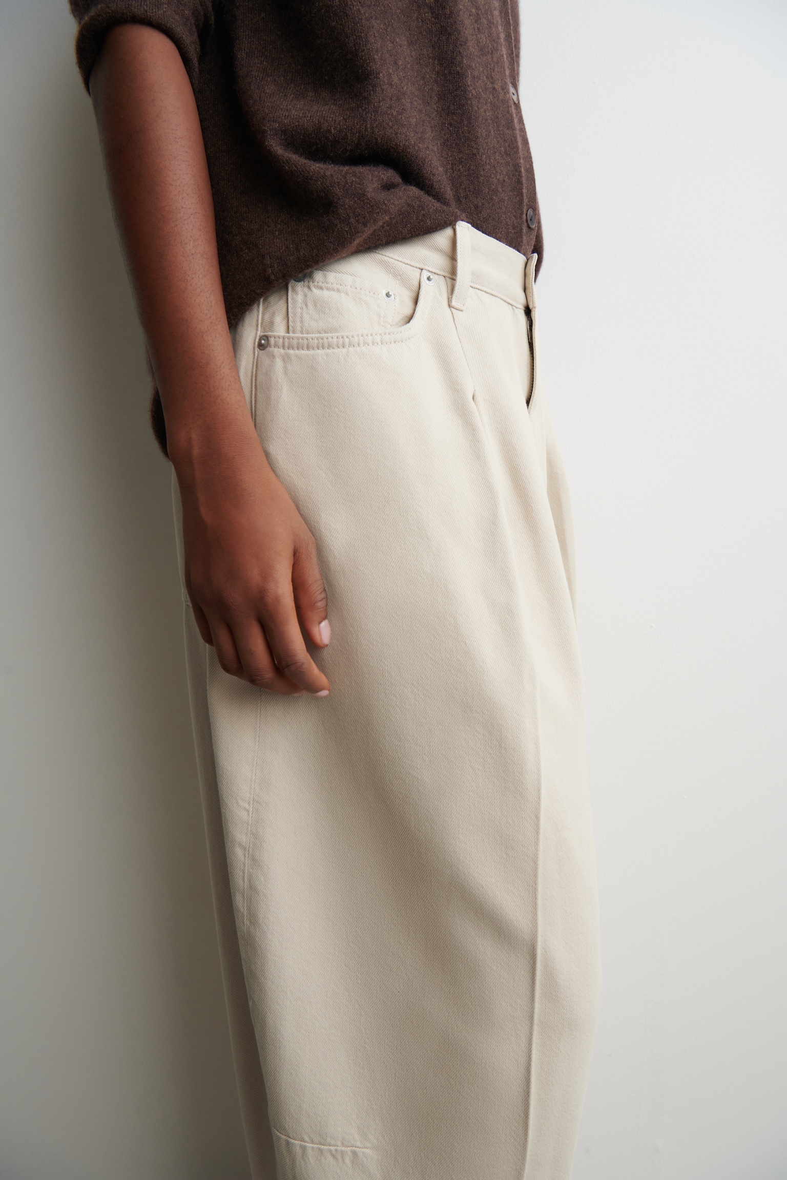 TWINE BARREL-LEG JEANS - LIGHT-BEIGE/DARK BLUE - 6