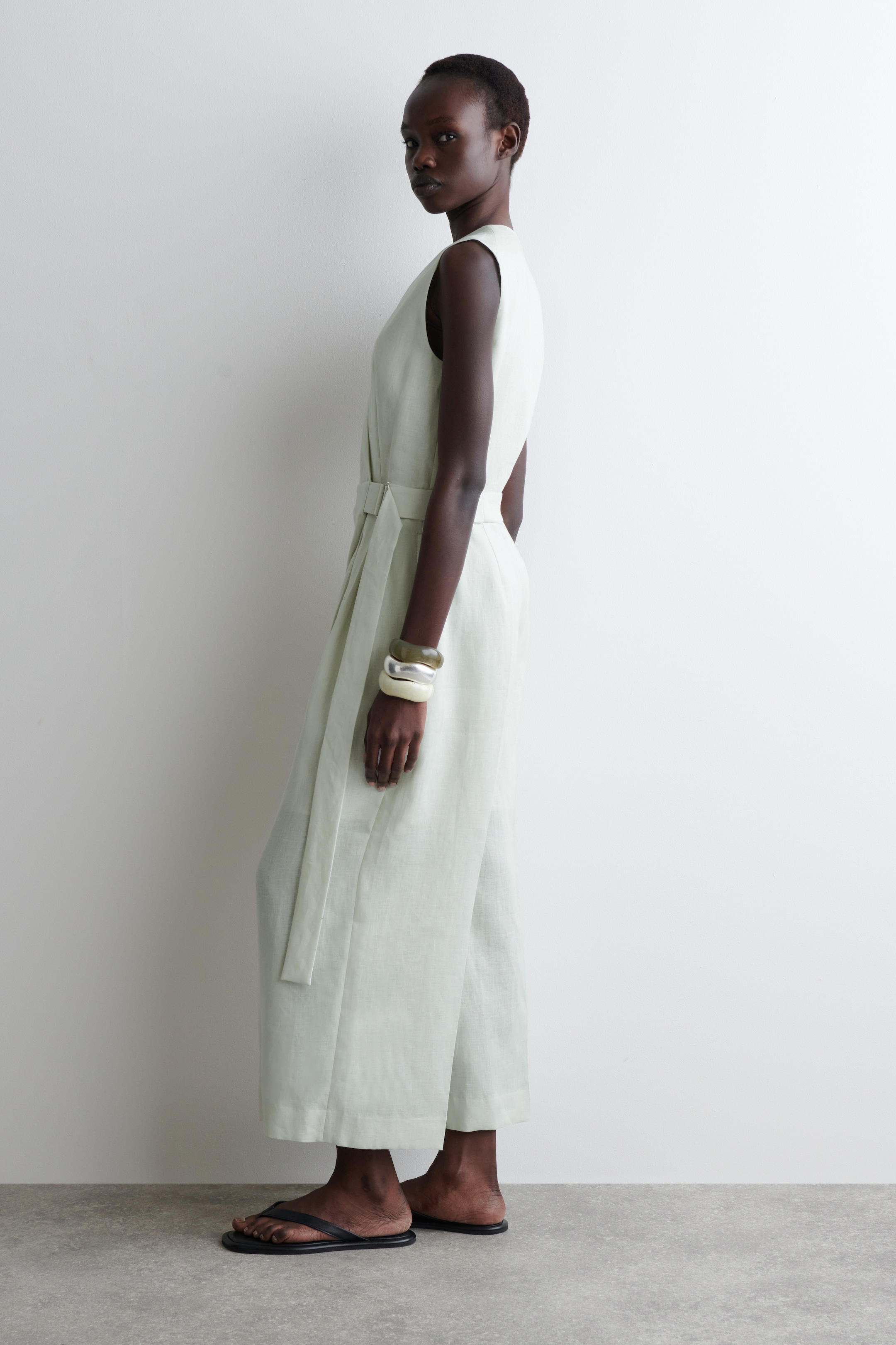 Ingrandisci l'immagine: WRAP-FRONT LINEN JUMPSUIT - LIGHT GREEN - DONNA | H&M CH 4