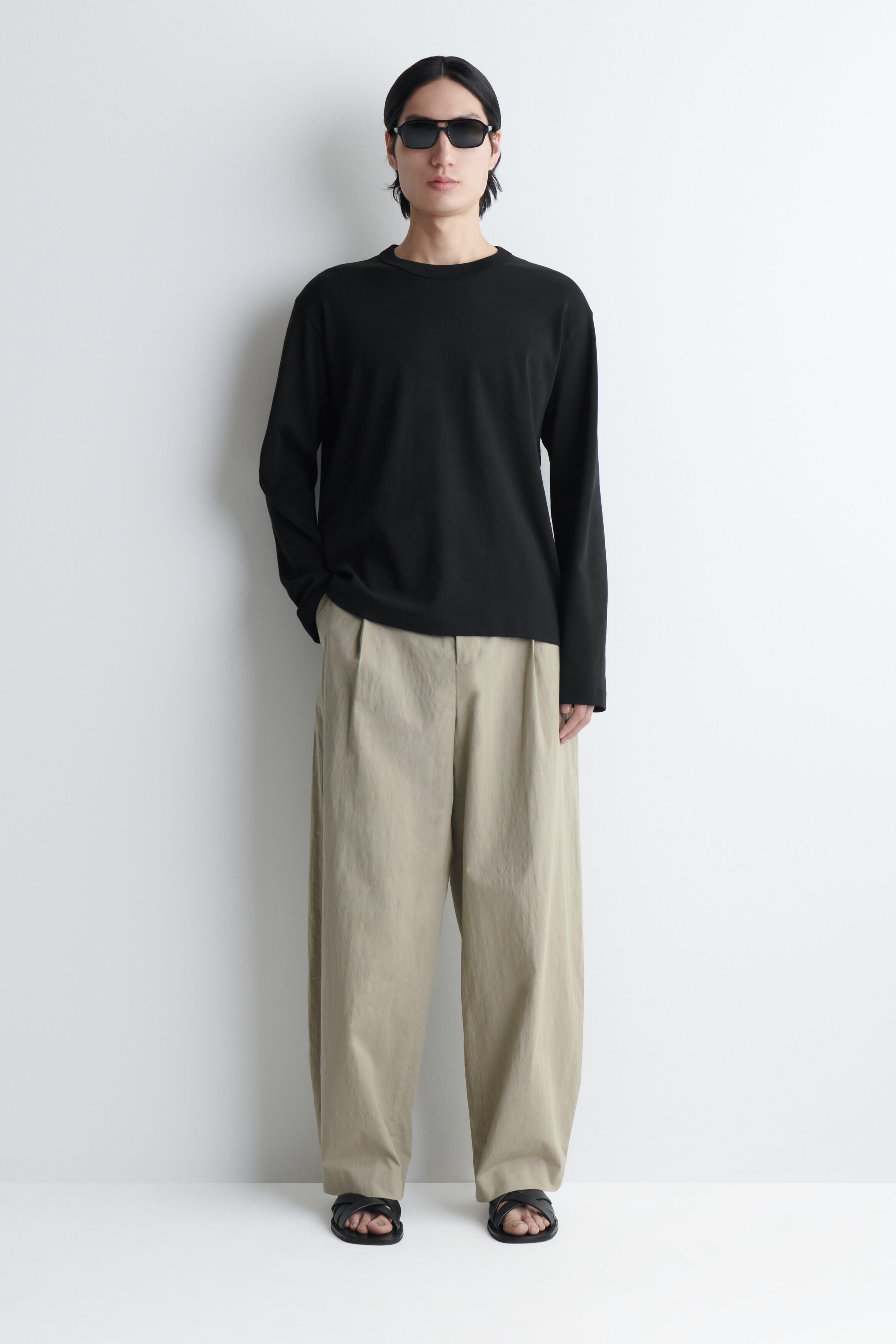 RELAXED JERSEY INTERLOCK LONG-SLEEVED T-SHIRT - BLACK | COS US
