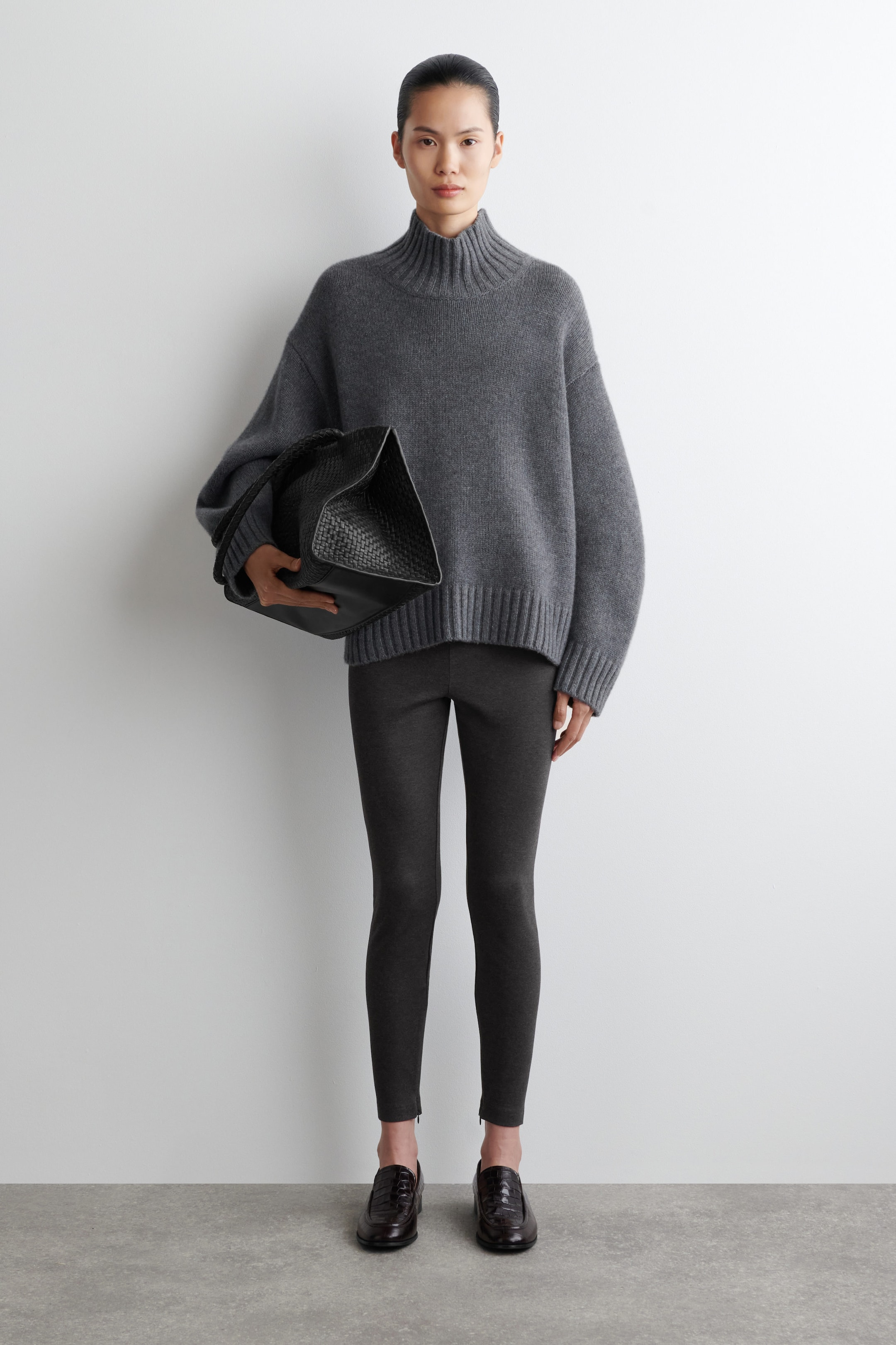 ZIPPED-CUFF LEGGINGS