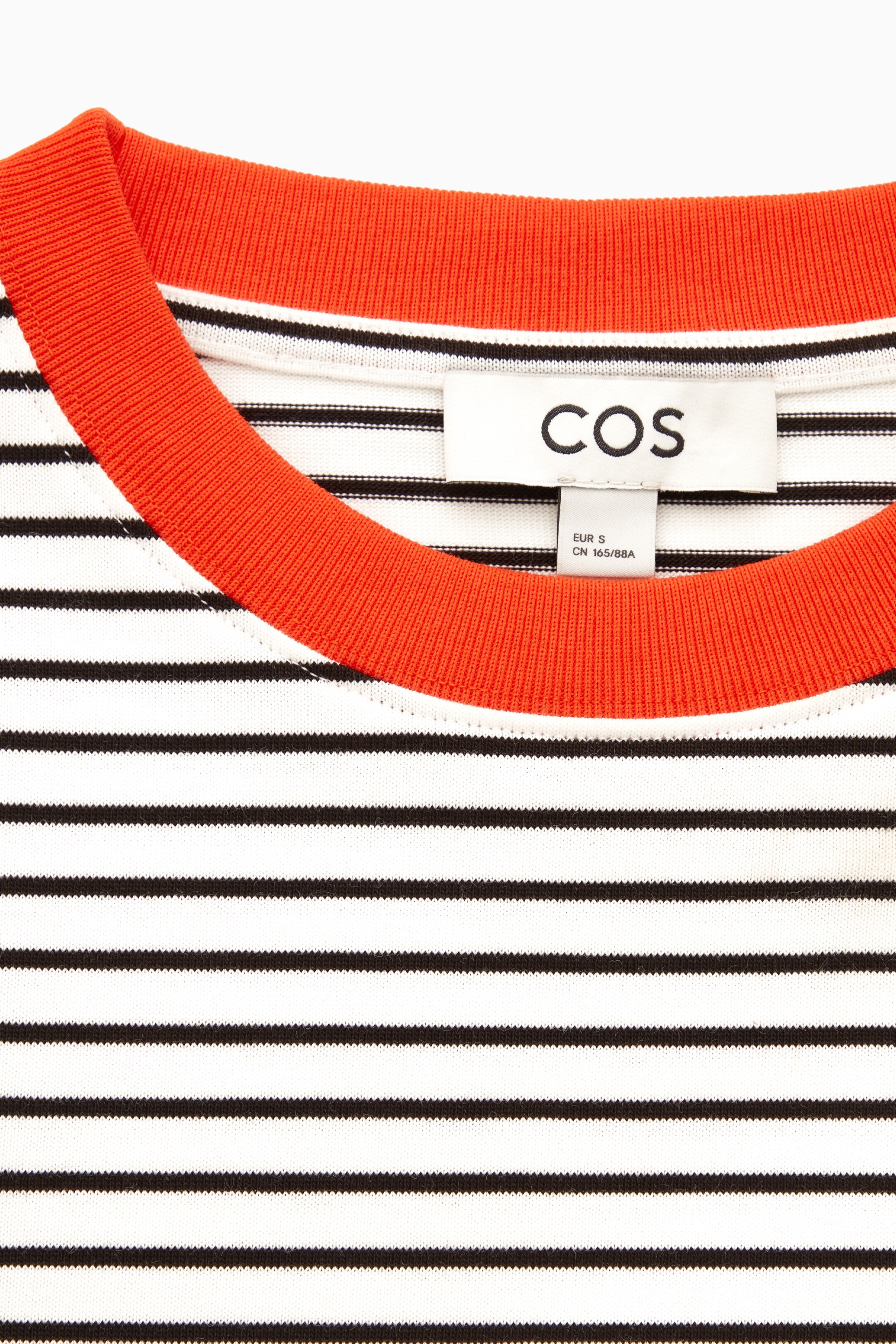 Visualizza immagine più grande: T-SHIRT LINEARE A MANICHE LUNGHE TAGLIO REGOLARE - BLACK - DONNA | H&M IT 2