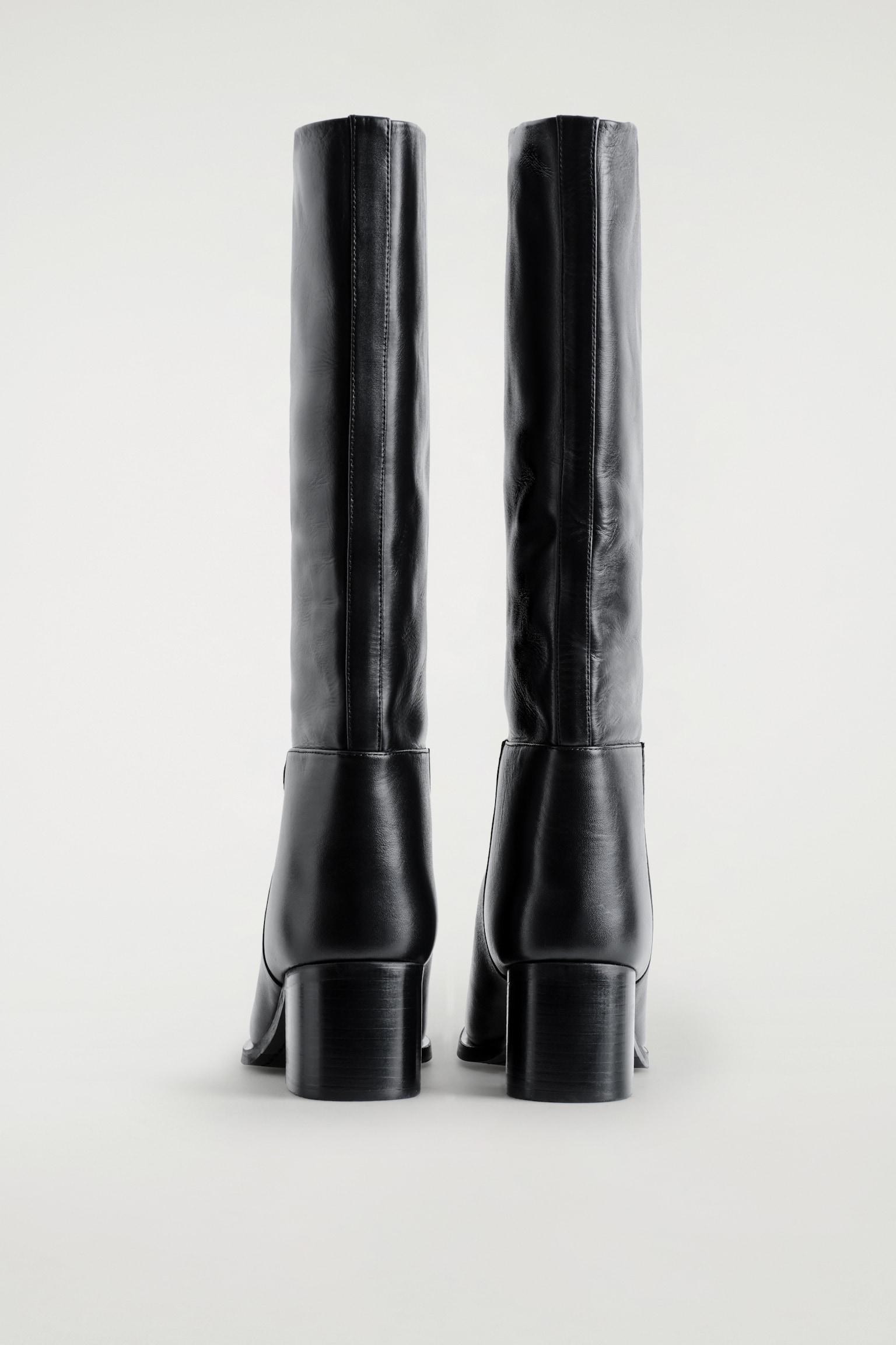 BOTAS ALTAS DE PIEL CON TACÓN - NEGRO - 5