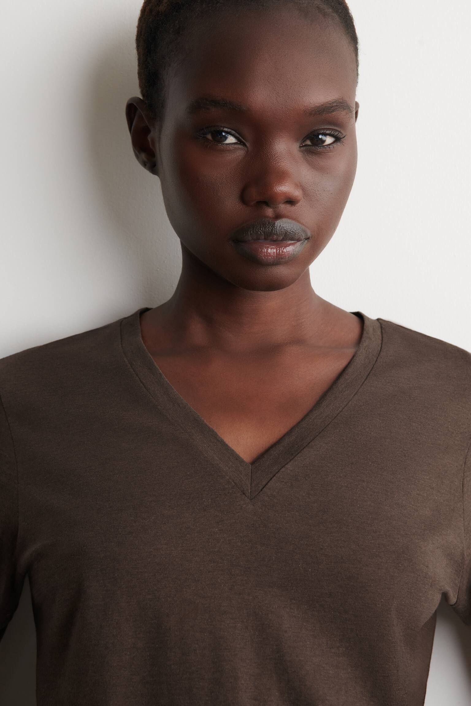 PAMUT V-NYAKÚ PÓLÓ - BROWN MÉLANGE/FEHÉR/FEKETE - 6