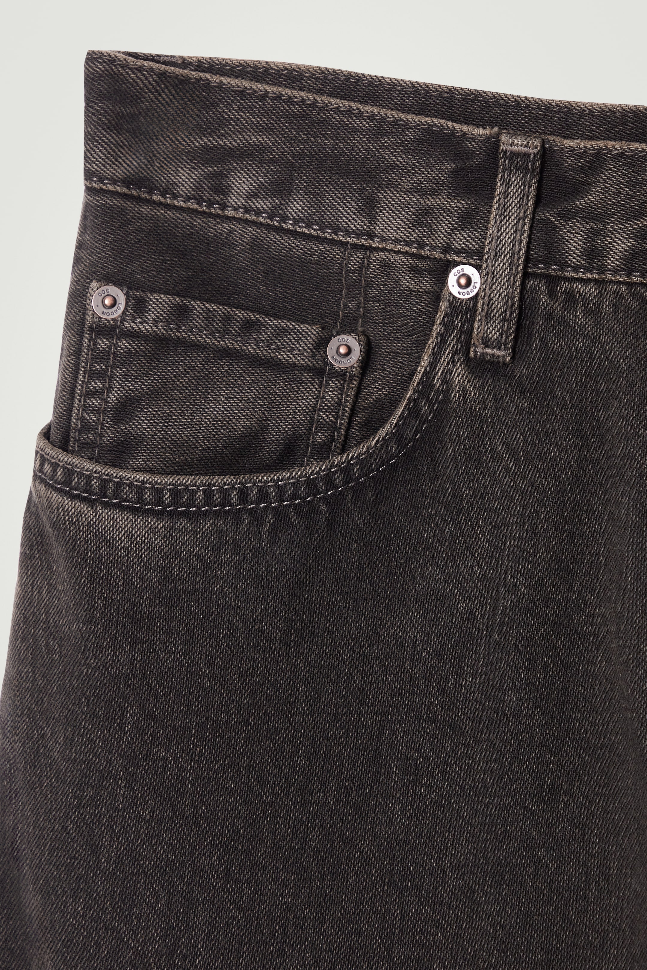 Grösseres Bild ansehen: DOME JEANS MIT GERADEM BEIN - SCHWARZ - HERREN | H&M CH 7