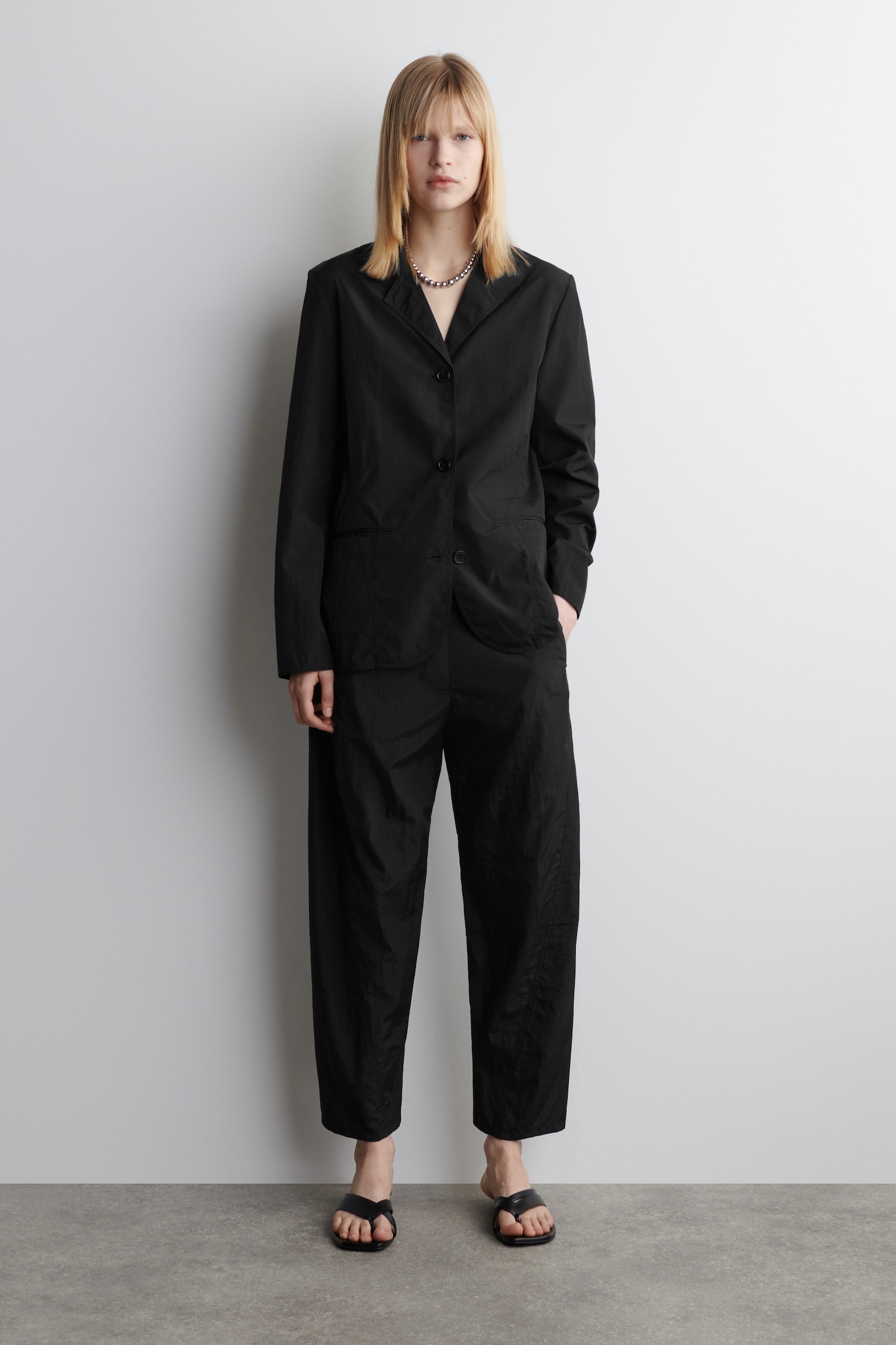 NYLON BARREL-LEG TROUSERS - BLACK - 5