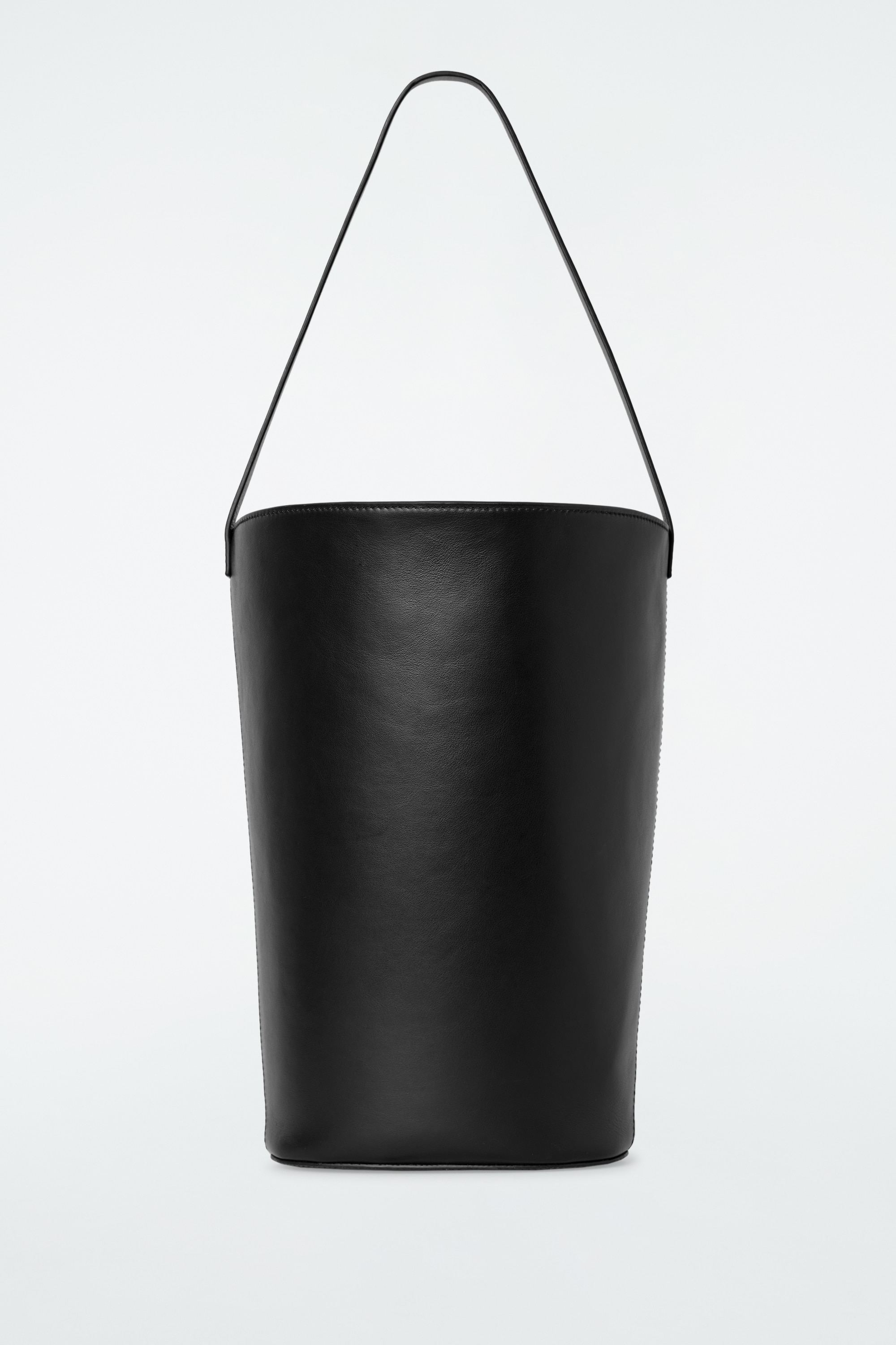 BOLSO BUCKET - PIEL - NEGRO