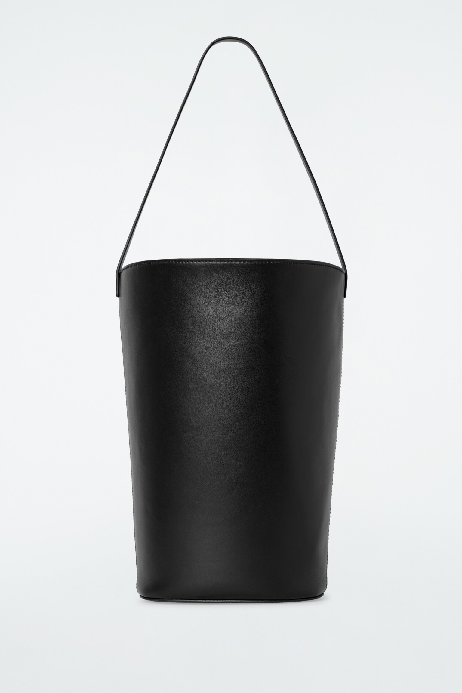 BOLSO BUCKET - PIEL - NEGRO - 2