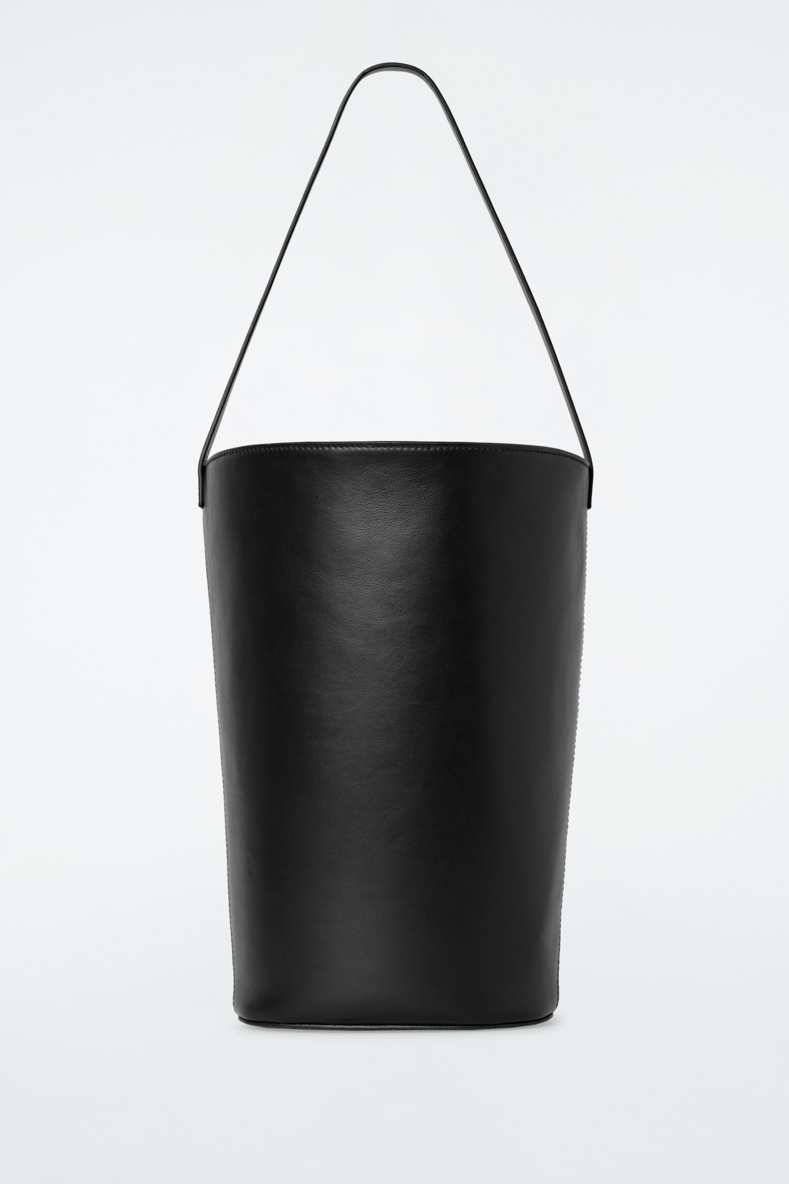 BOLSO BUCKET - PIEL - NEGRO - 2
