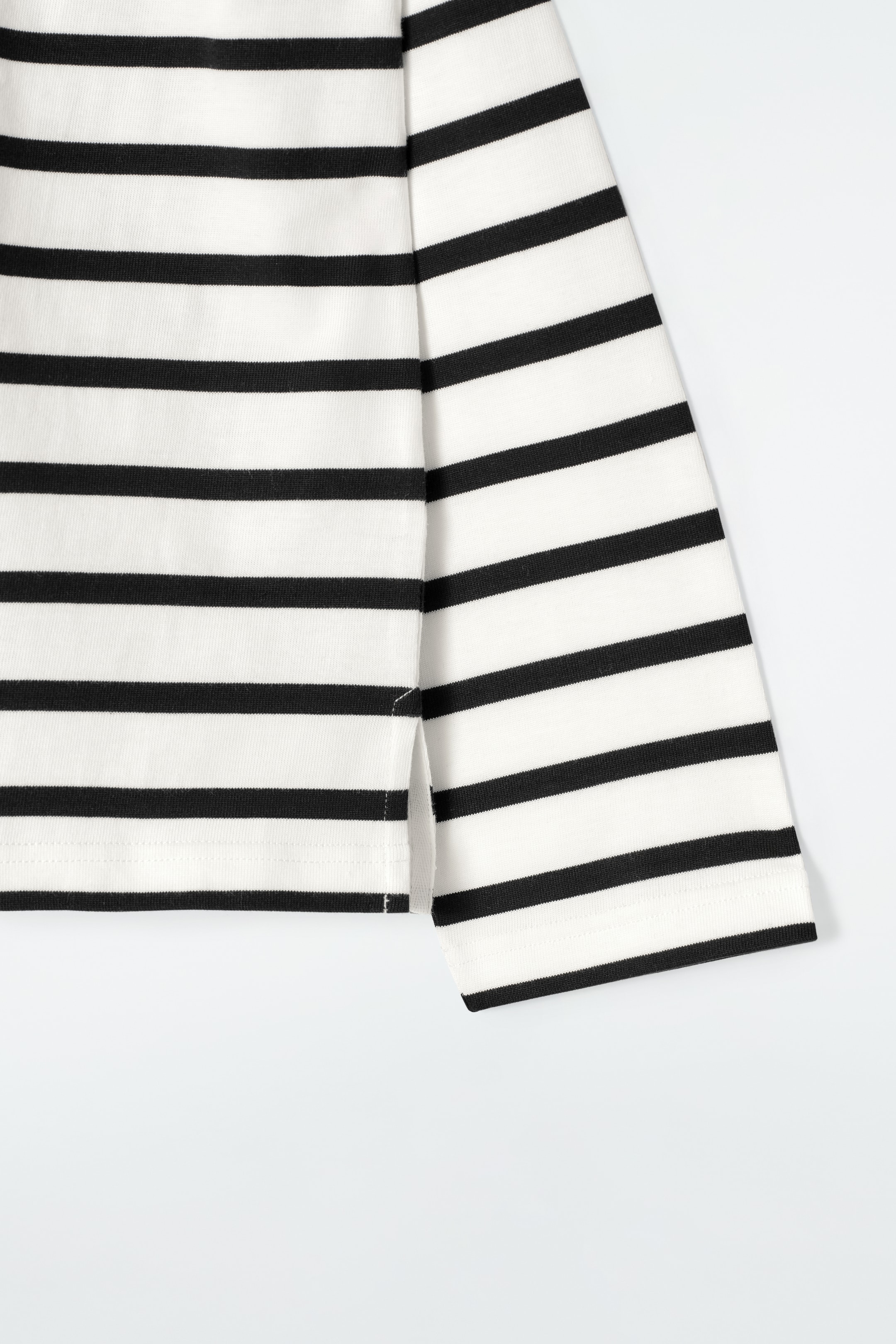 View larger image: RELAXED STRIPED LONG-SLEEVED POLO SHIRT - WHITE / STRIPED - Ladies | H&M GB 7
