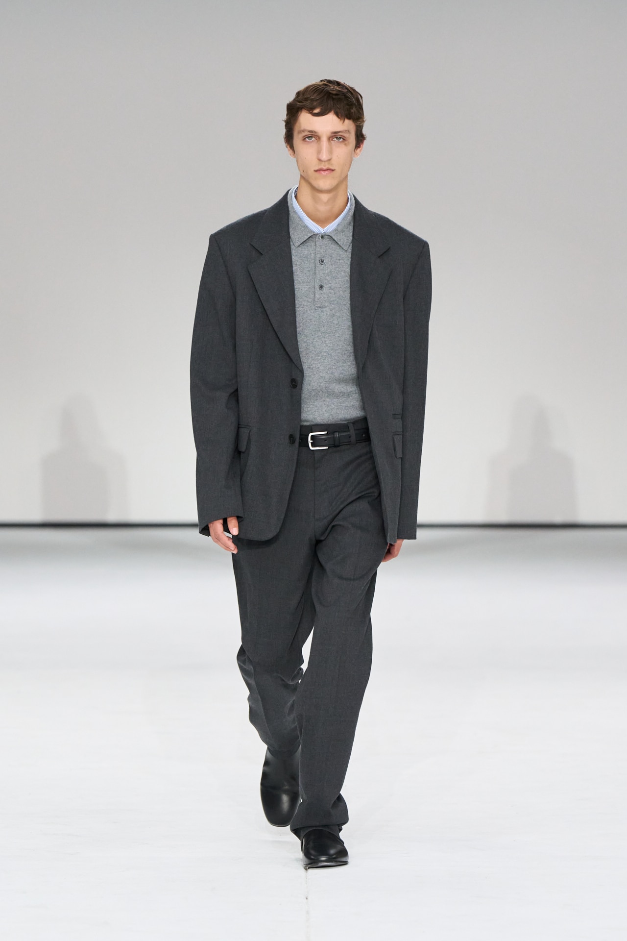 WOOL TAPERED TROUSERS - STONE MÉLANGE | COS