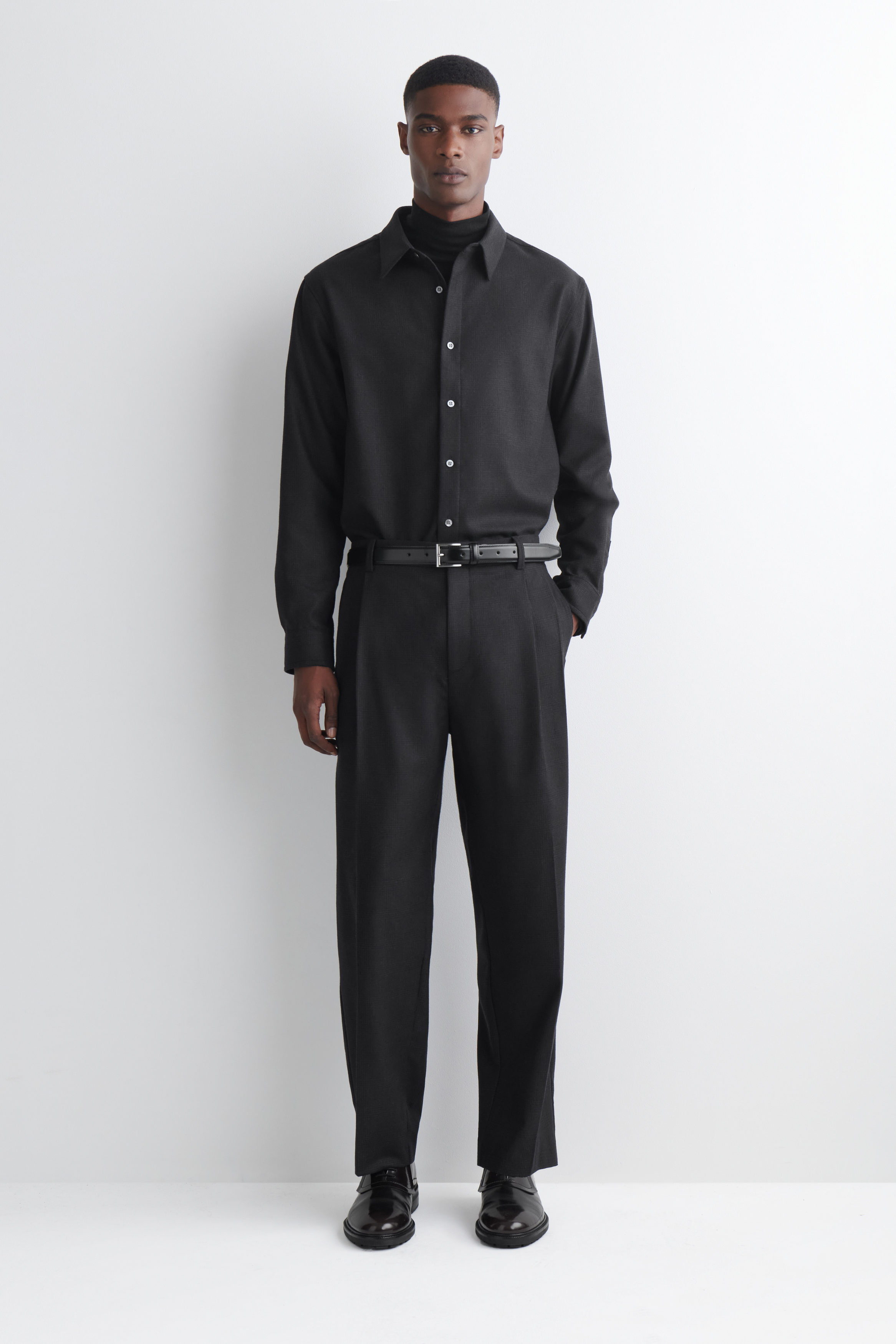 PLEATED WOOL RELAXED-FIT STRAIGHT-LEG TROUSERS - BLACK | COS