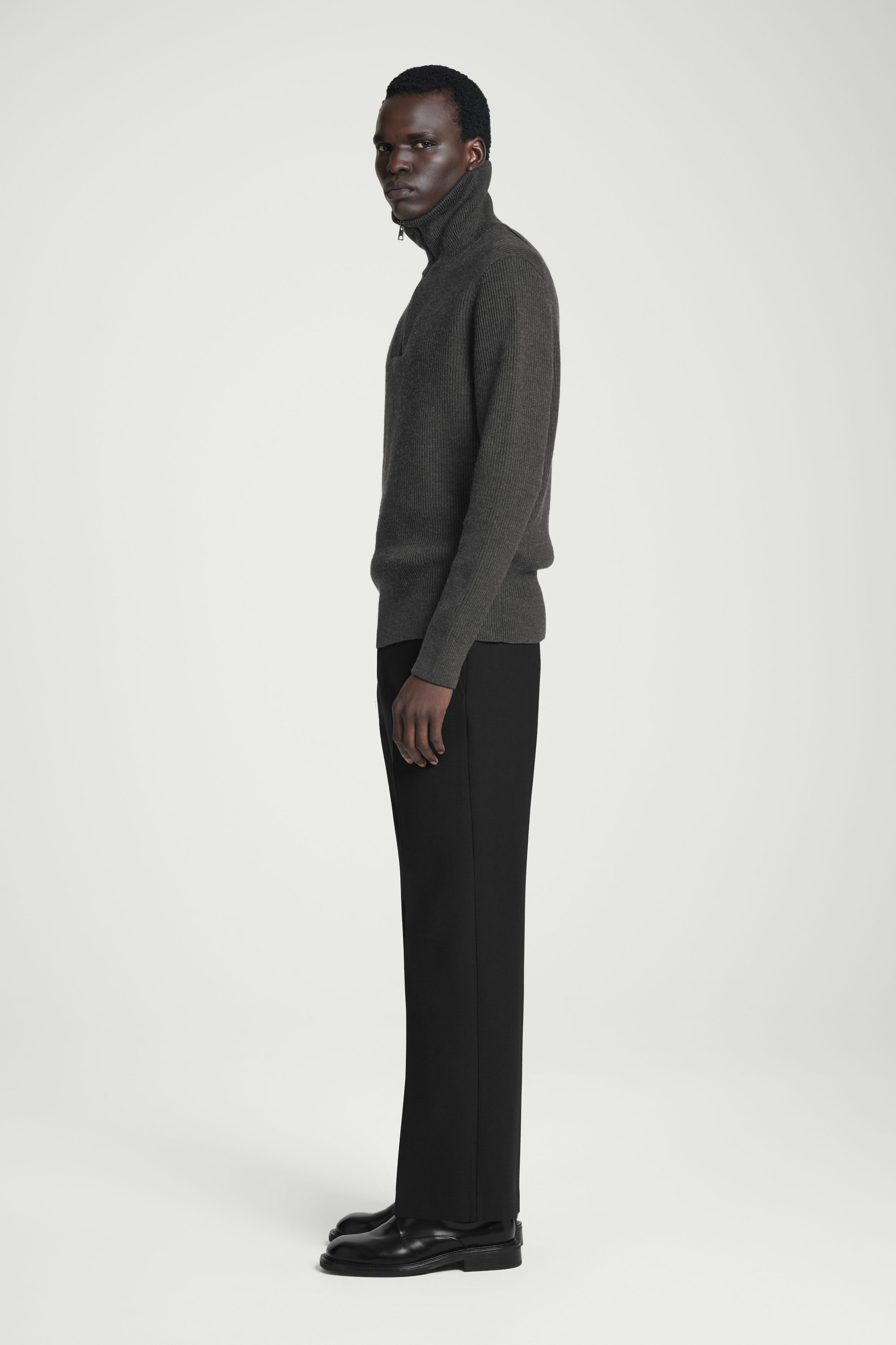 パンツ Wool Blend Pattern Trousers CROPPED WOOL-BLEND FLARED TROUSERS - BLACK | COS