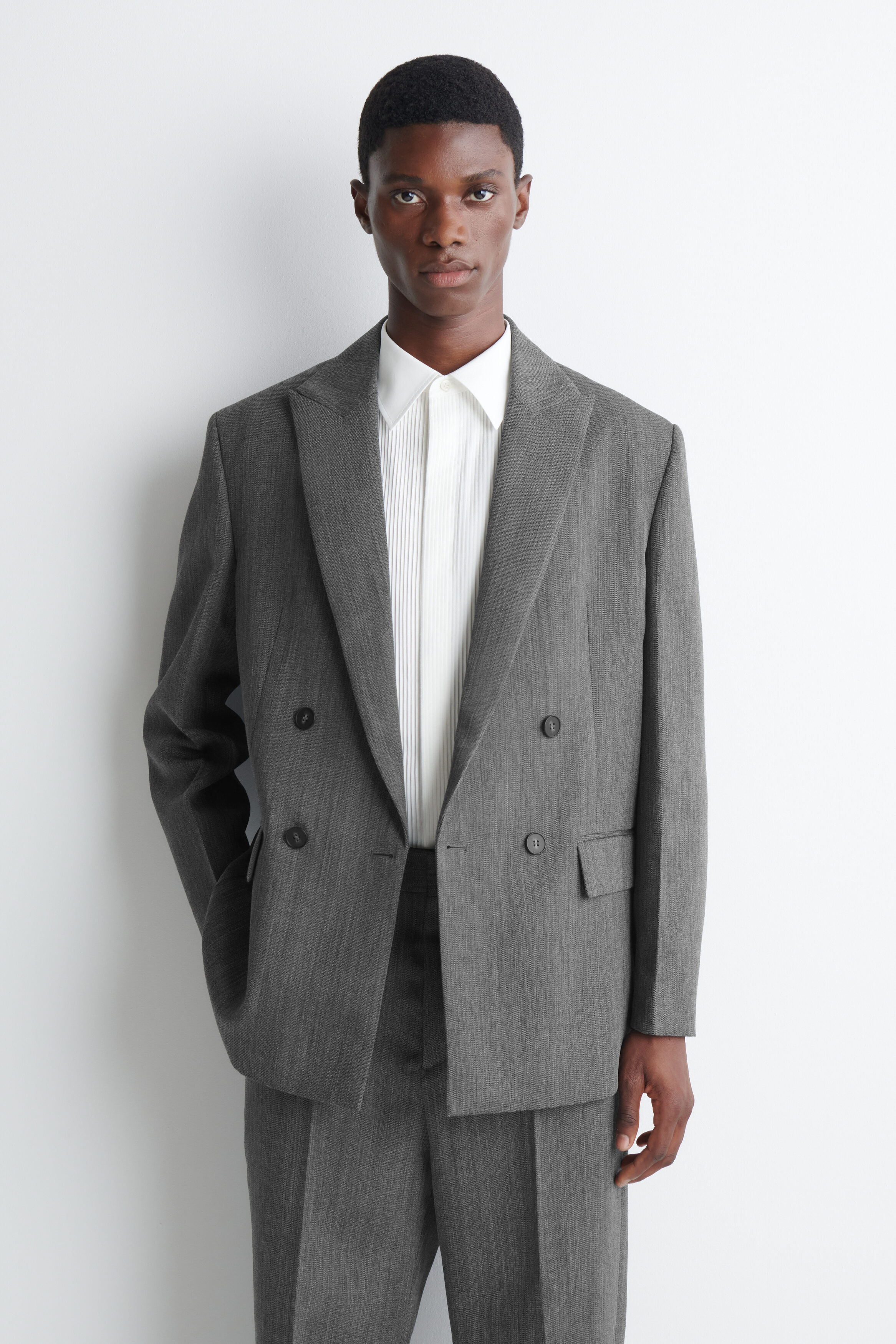 DOUBLE-BREASTED WOOL BLAZER