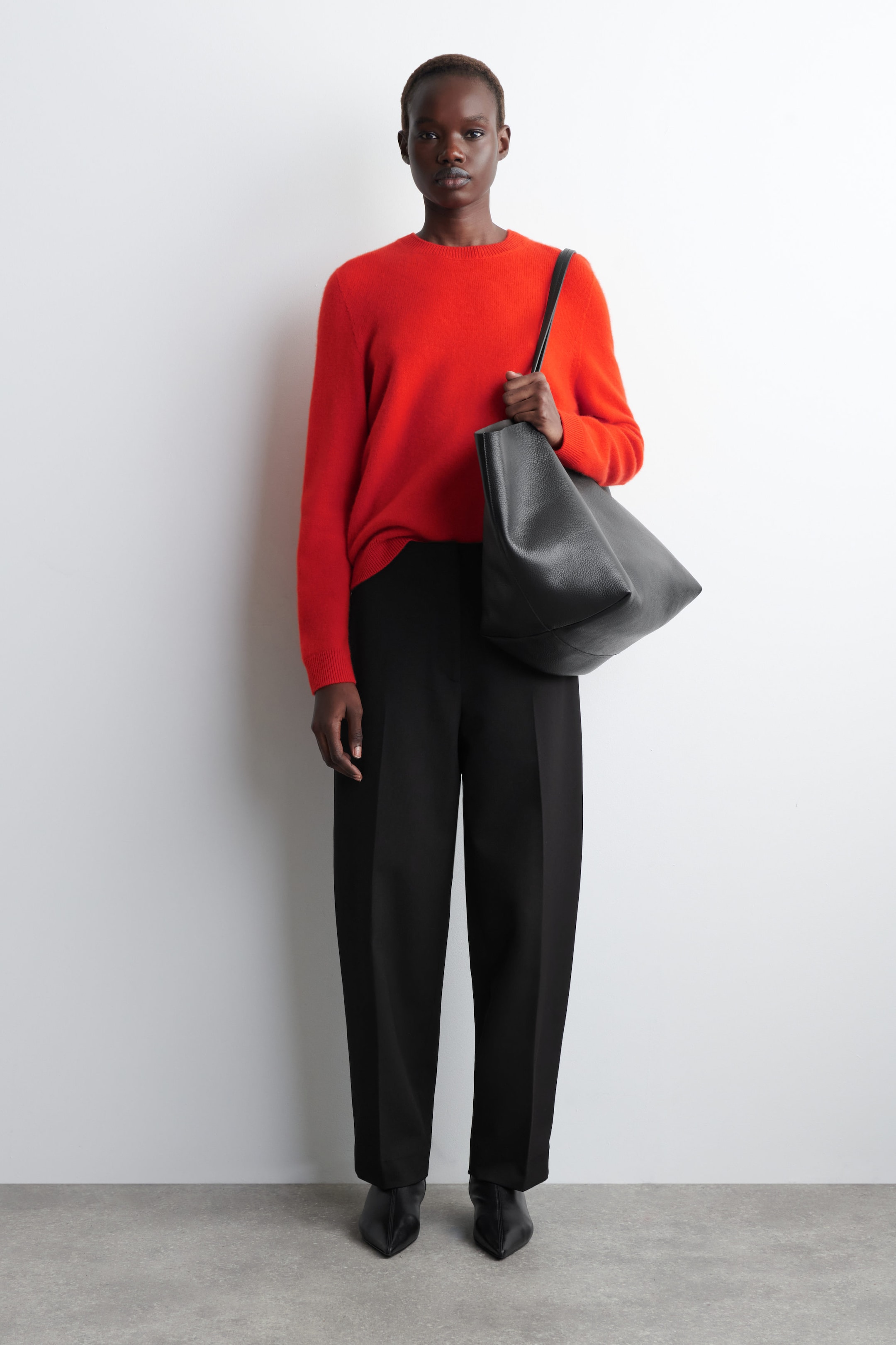 CASHMERE CREW-NECK SWEATER