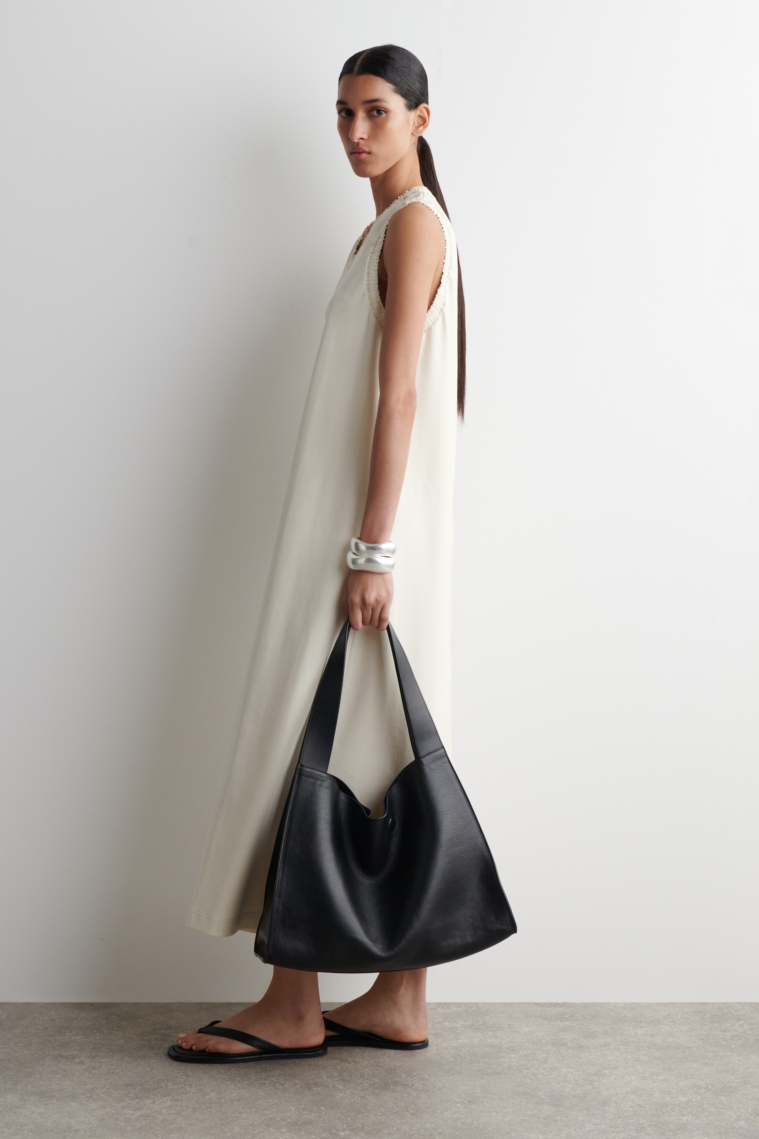VESTIDO MIDI DE ALGODÓN CON VOLANTES - BLANCO/AZUL MARINO - 6