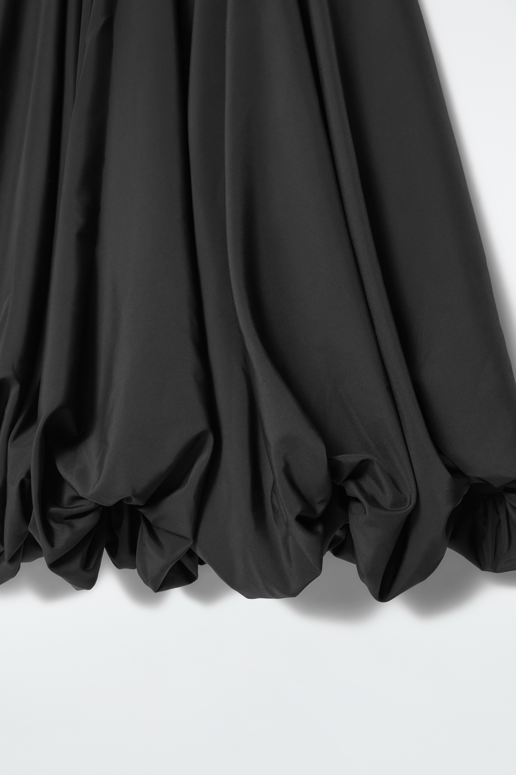 View larger image: BUBBLE-HEM MAXI SKIRT - BLACK - Ladies | H&M GB 2