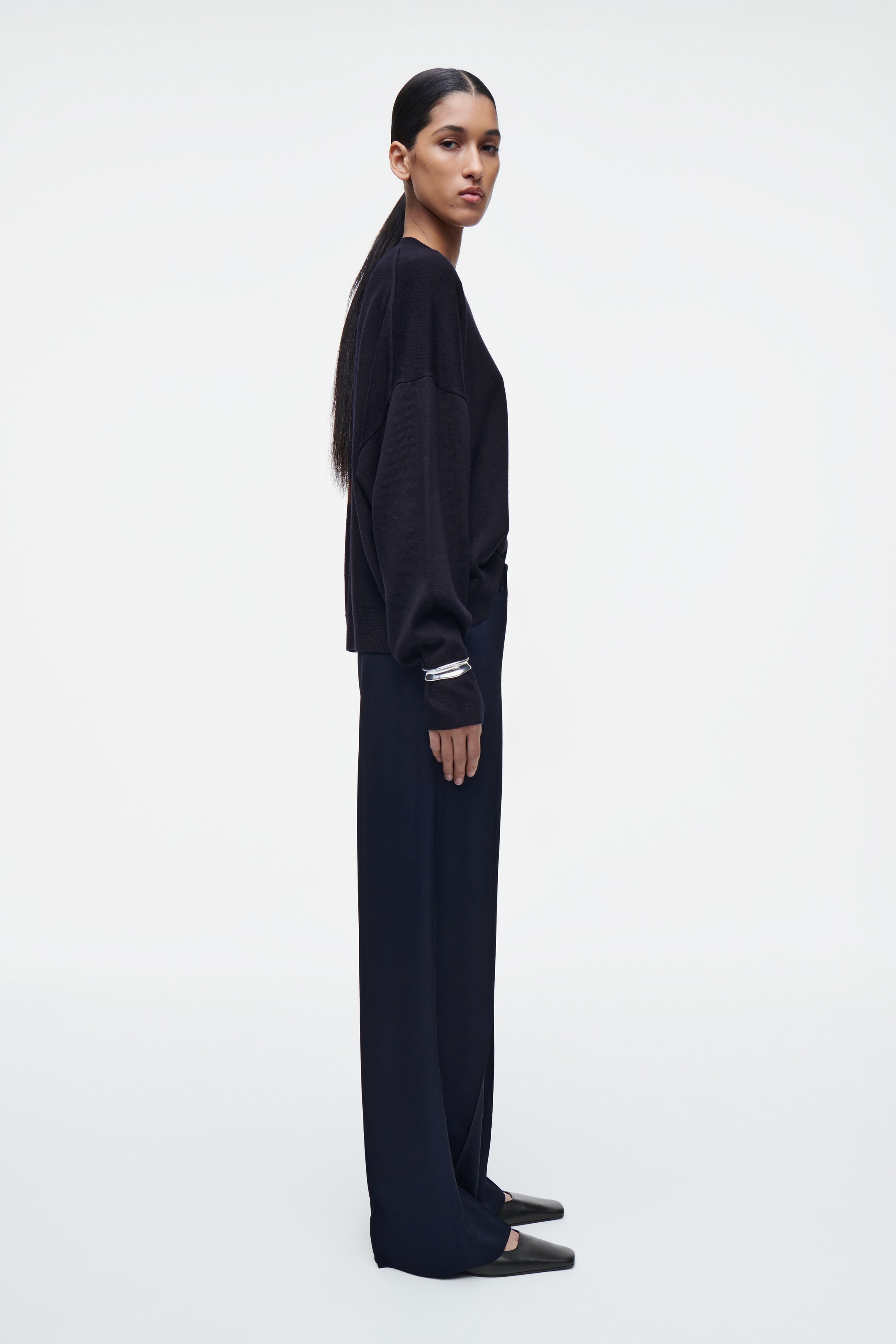 Ver imagen más grande: PANTALÓN RECTO CON AJUSTE DE CORDÓN - AZUL MARINO - MUJER | H&M ES 4