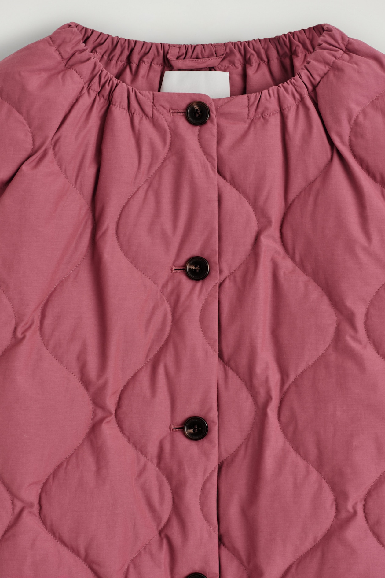 GATHERED QUILTED DOWN JACKET — DARK RED