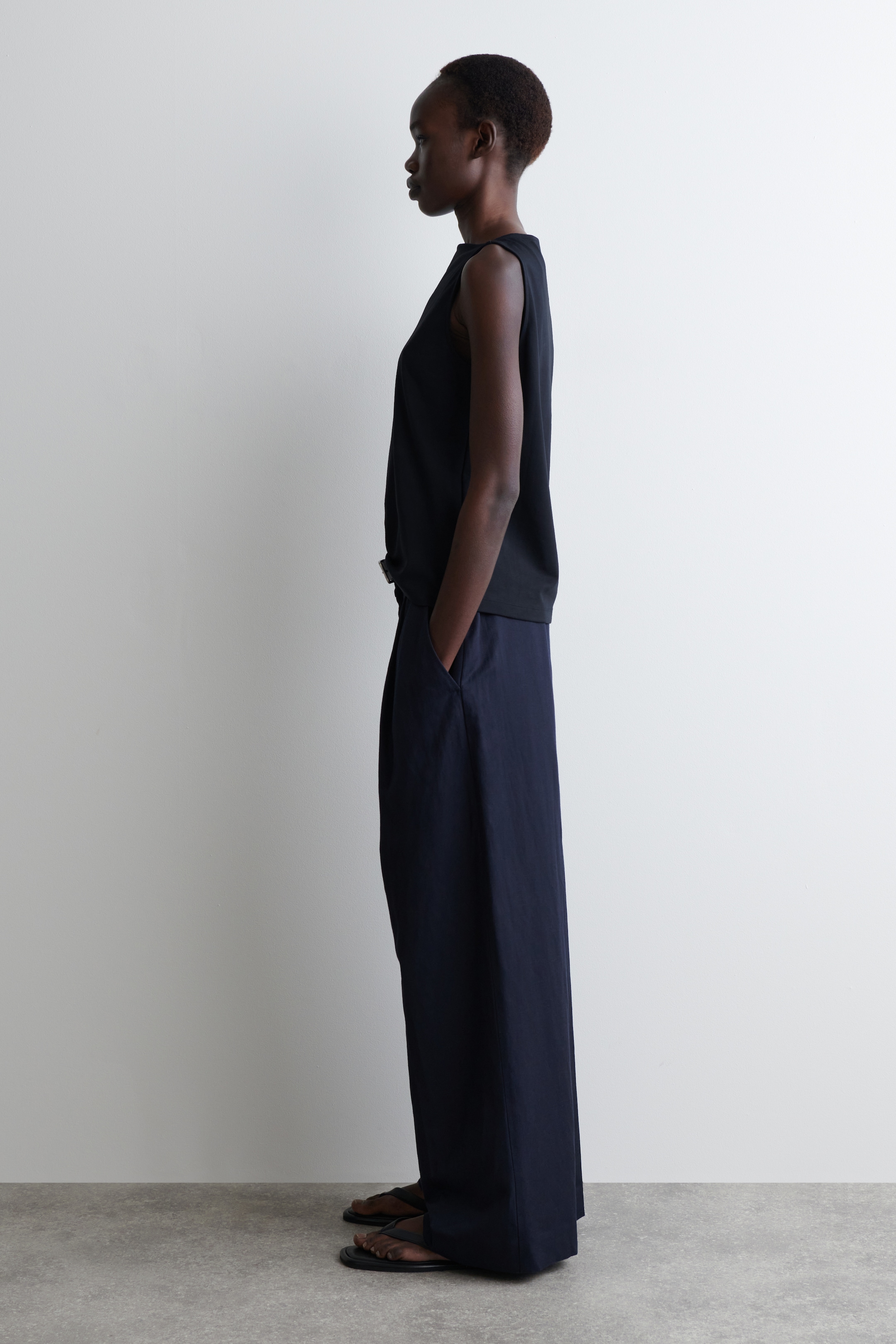 Grösseres Bild ansehen: TANKTOP MIT U-BOOT-AUSSCHNITT - NAVYBLAU - DAMEN | H&M CH 3