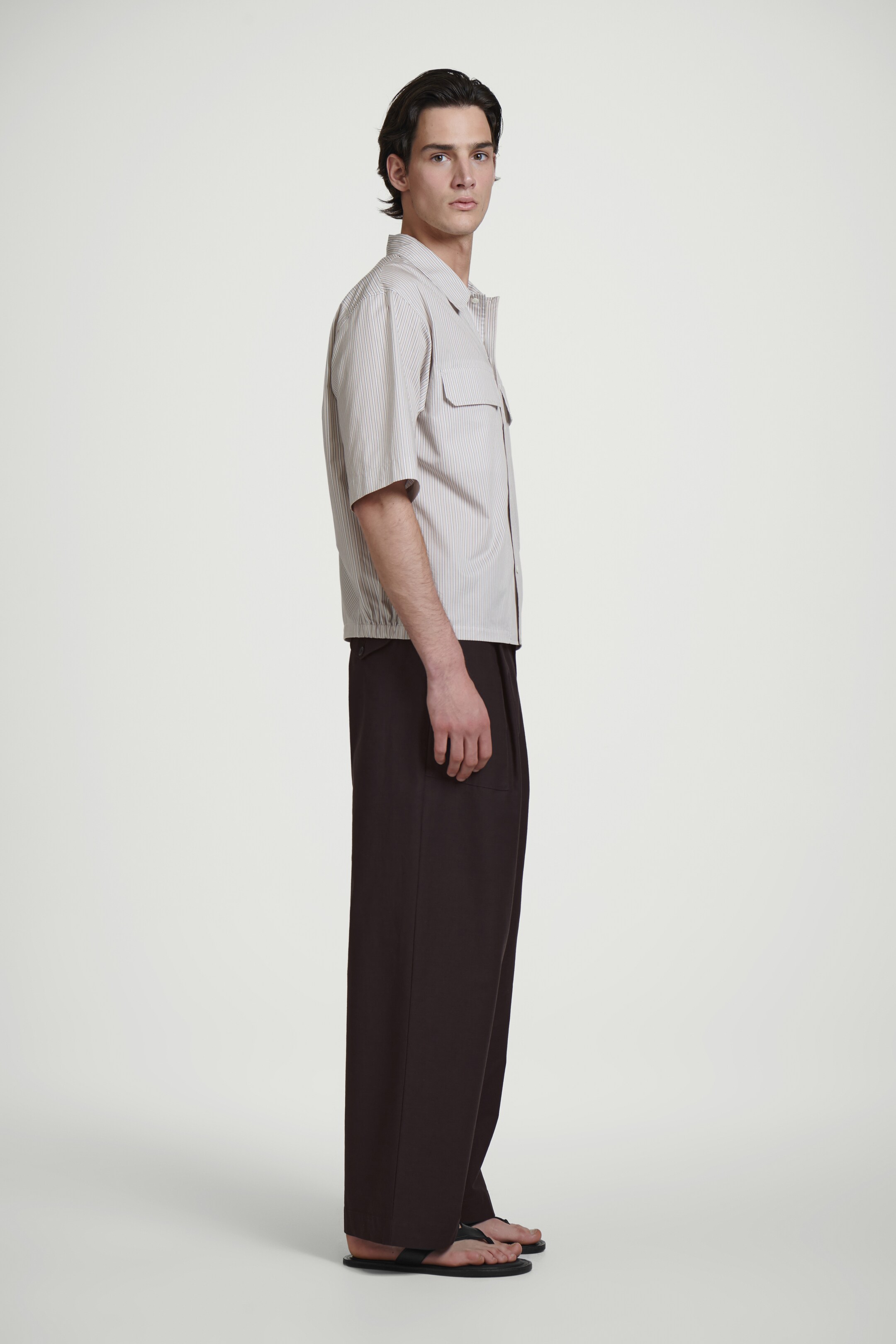Visualizza immagine più grande: CAMICIA UTILITY TASCHE CON PATTA TAGLIO RILASSATO - TALPA / ROSA / RIGHE - UOMO | H&M IT 4