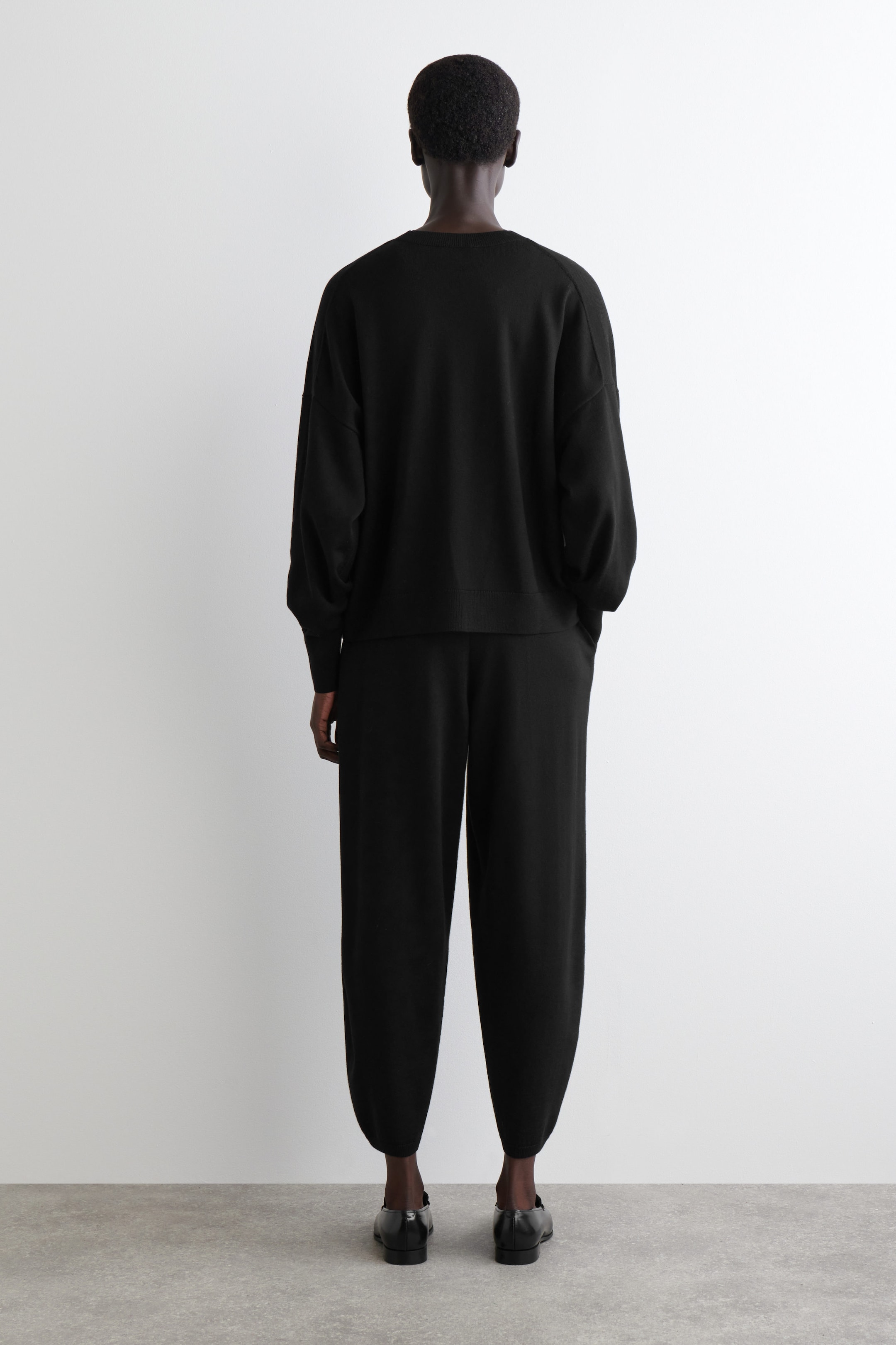 MERINO WOOL BARREL-LEG PANTS