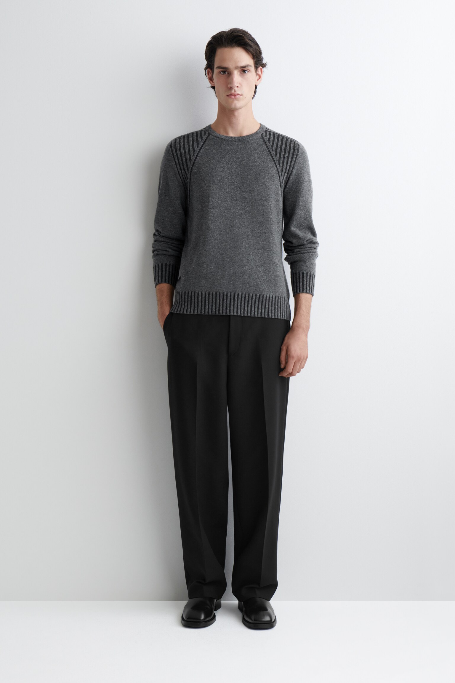 MERINO-CASHMERE CREW-NECK JUMPER - GREY - 4