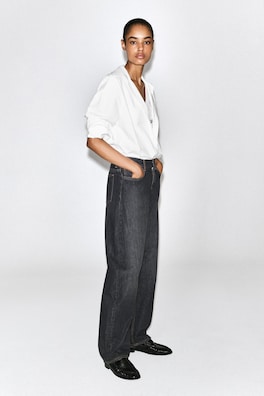 INLET CURVED-LEG JEANS — DARK GRAY 4