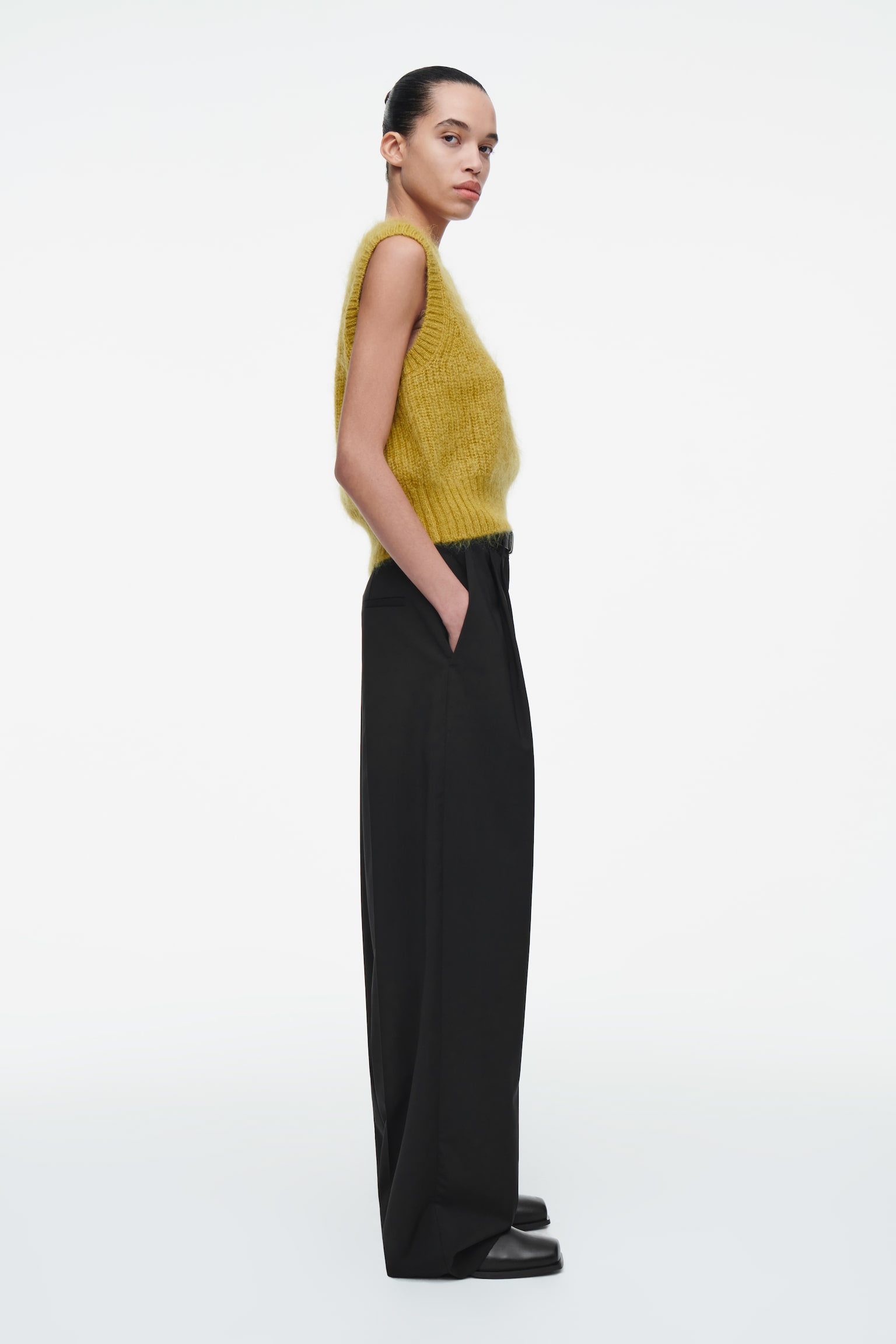 MOHAIR KNIT VEST - MUSTARD - 3