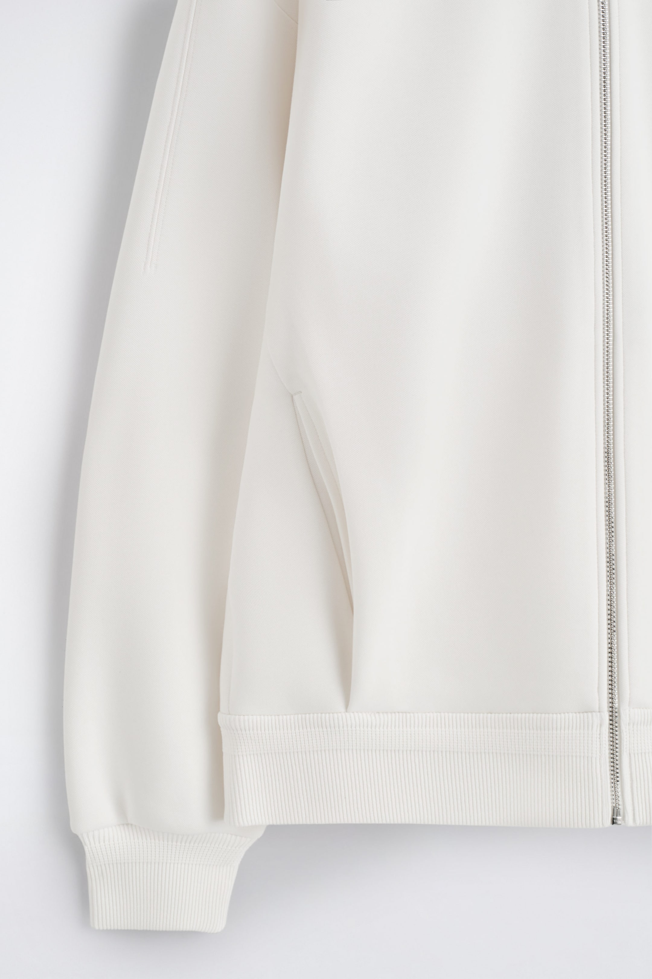 StillMedia/DescriptiveDetail