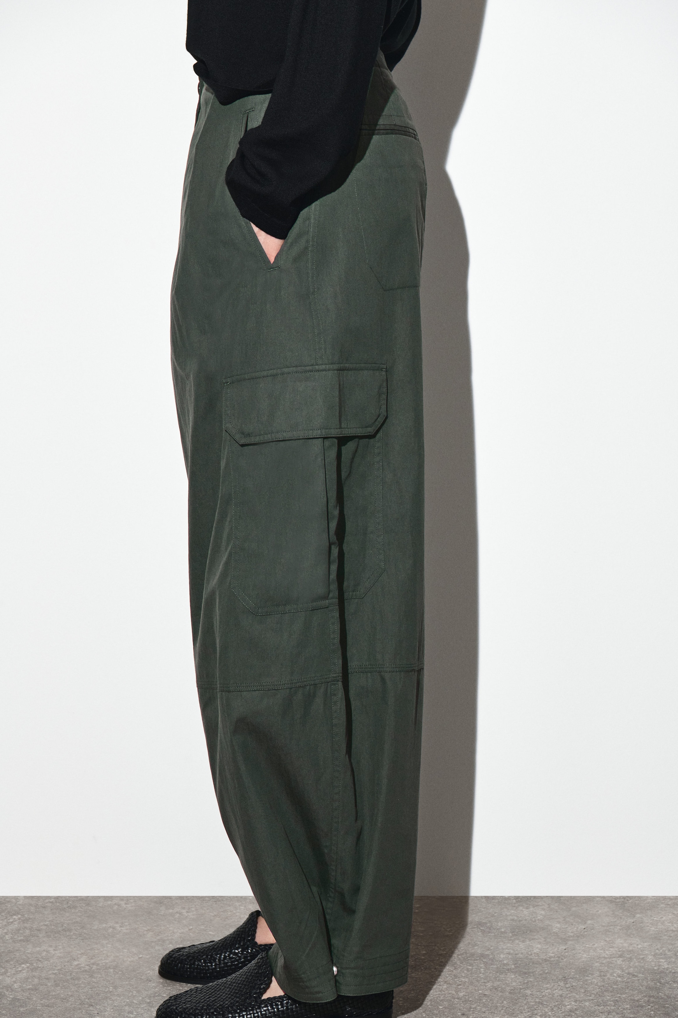 UTILITY BARREL-LEG PANTS