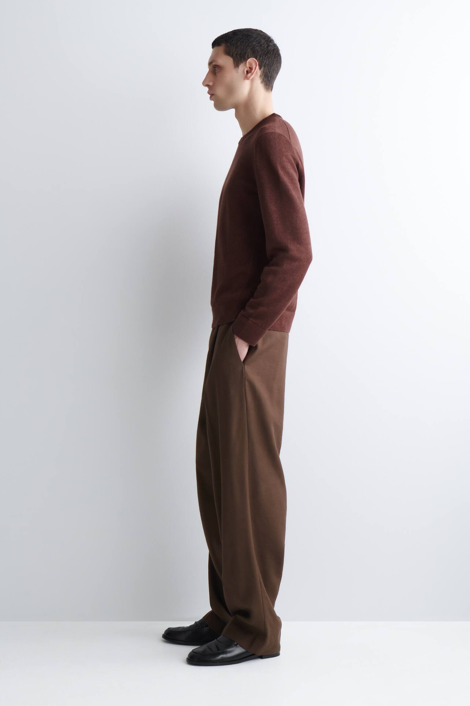 KNITTED LINEN CREW-NECK JUMPER - חום - 5