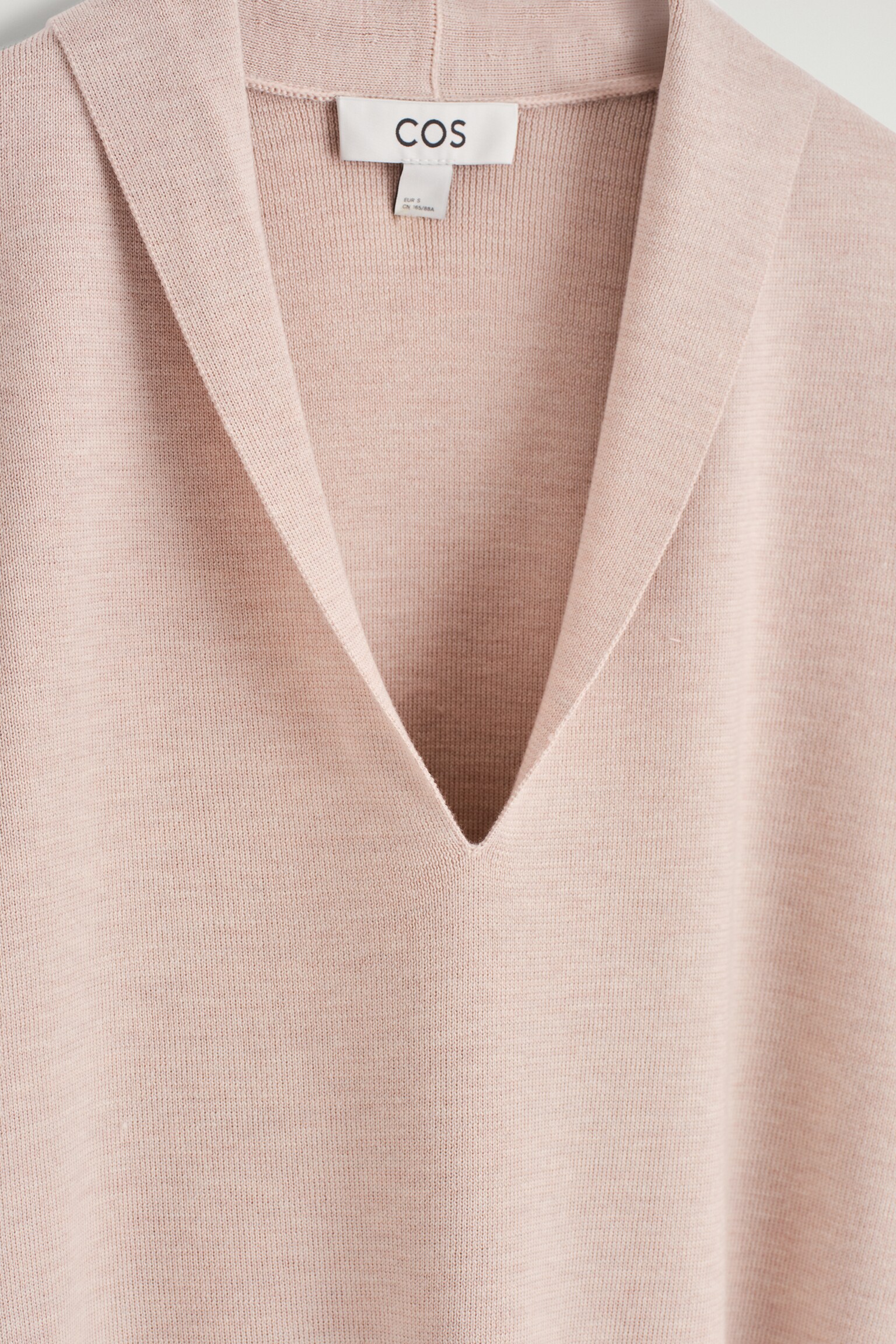 DÉBARDEUR À COL EN V EN LAINE MÉRINOS - BEIGE CHINÉ/NOIR - 7