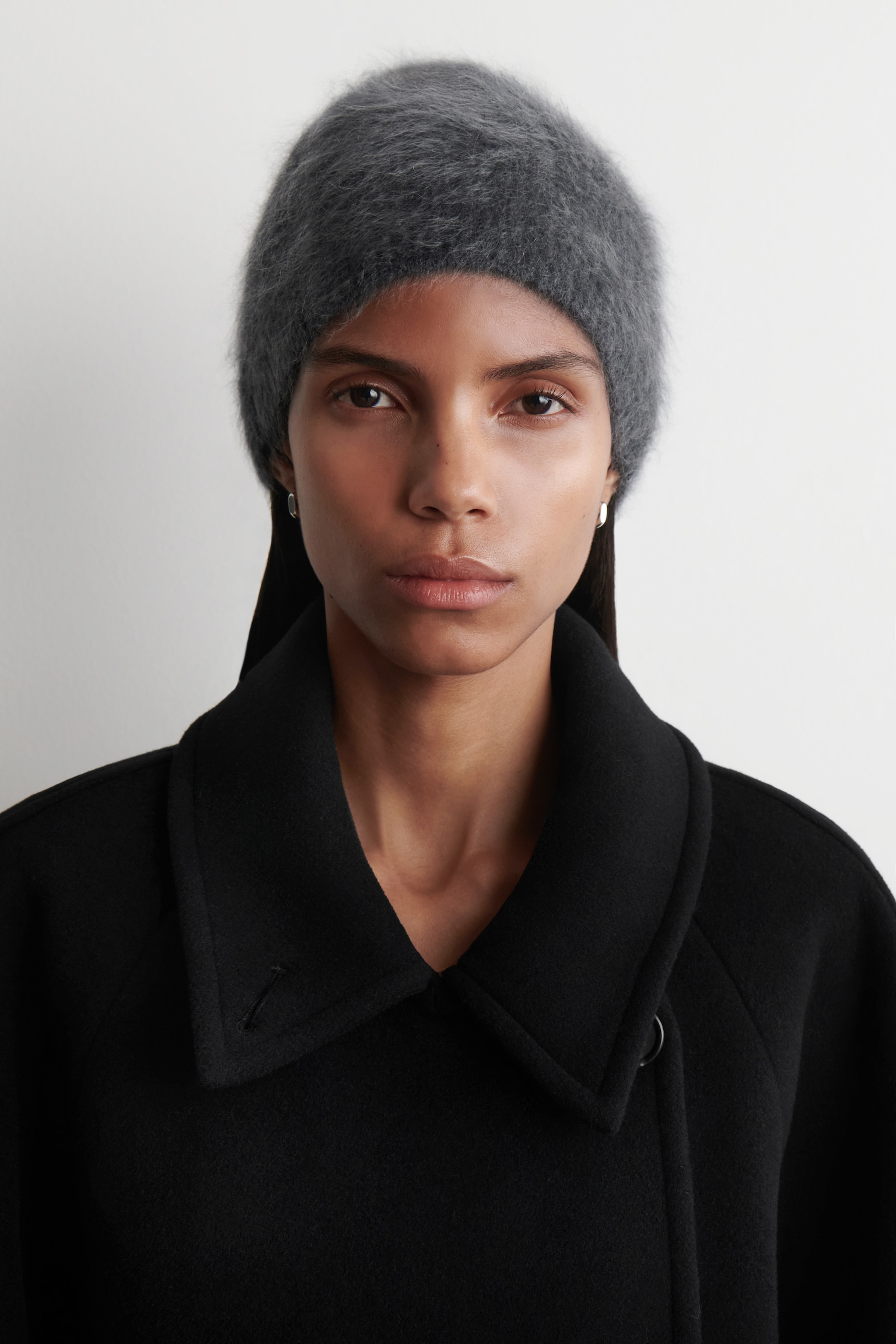 BONNET EN CACHEMIRE BROSSÉ - GRIS FONCÉ - 1