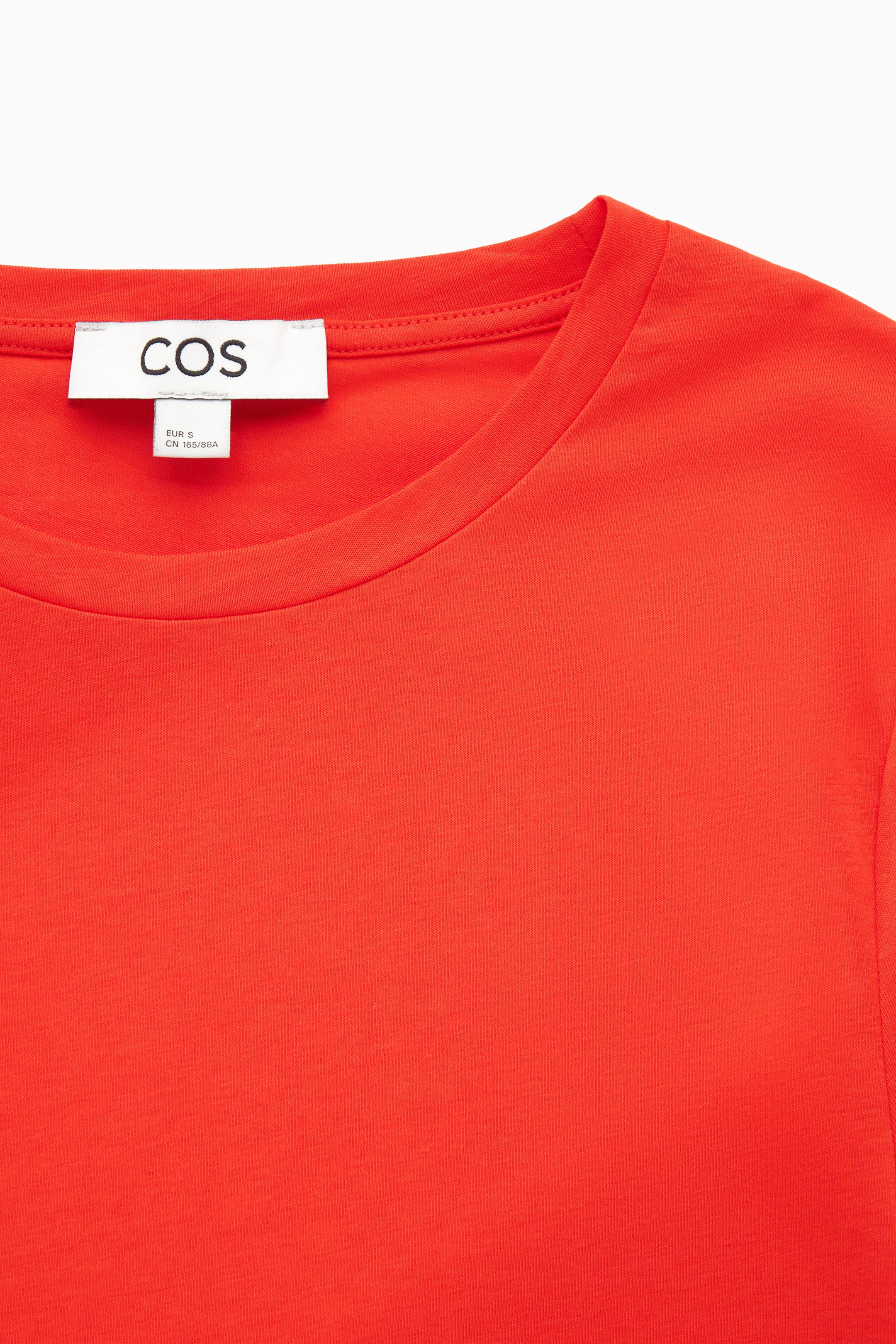 SLIM LIGHTWEIGHT LONG-SLEEVED TOP